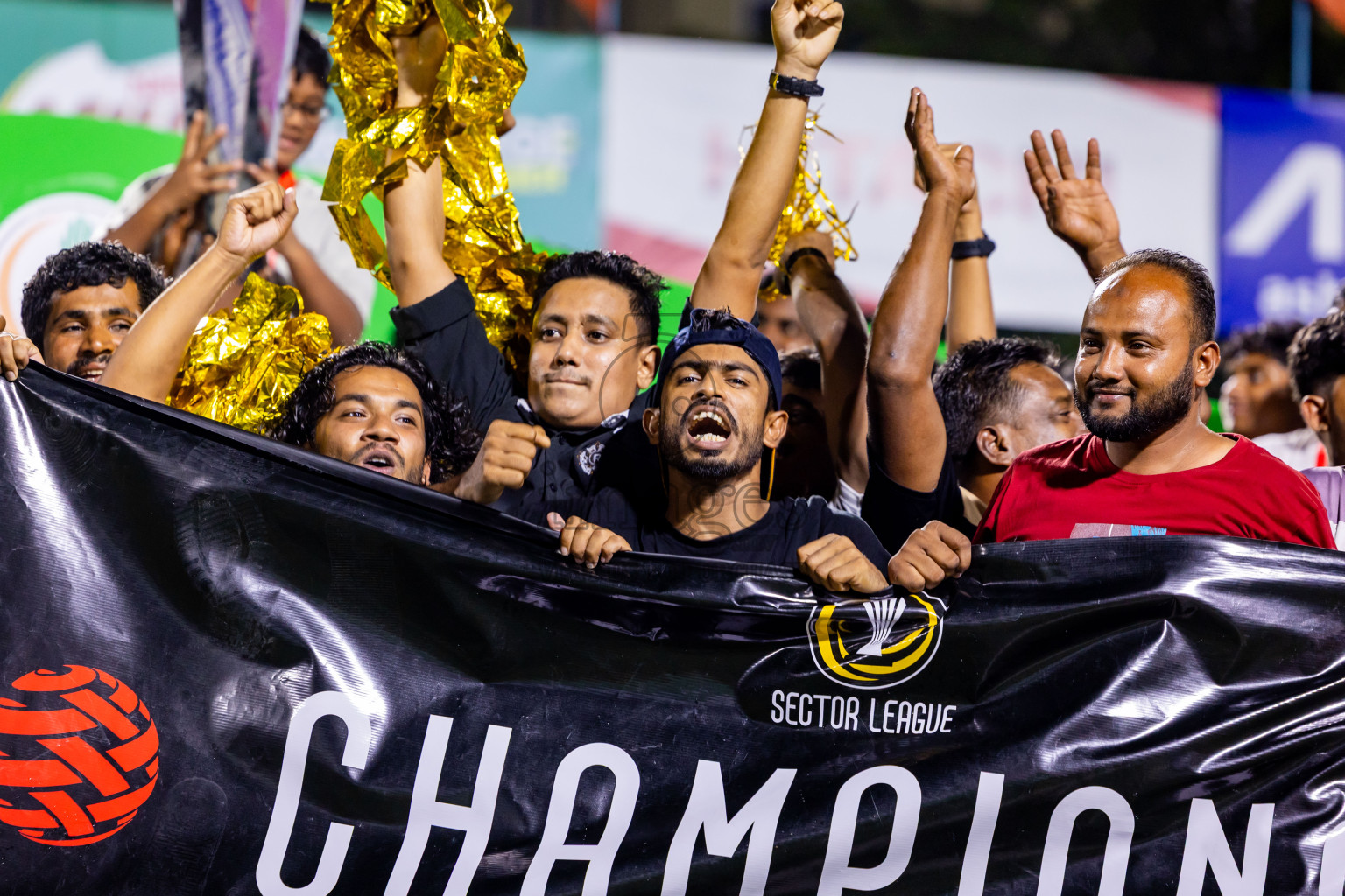 Arena vs Hawks in the Final of Milo Sector League 2025 was held in Rehendhi Futsal Ground, Hulhumale', Maldives on Tuesday, 18th November 2025. Photos: Nausham Waheed  / images.mv