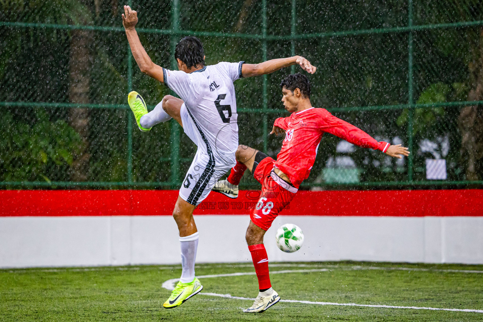 ST Regis vs Niyama in Day 5 of Resort League 2025 (Dhaalu Zone) was held on Monday, 19th May 2025 in Niyama Private island, Dhaalu Atoll, Maldives. Photos: Nausham Waheed / images.mv