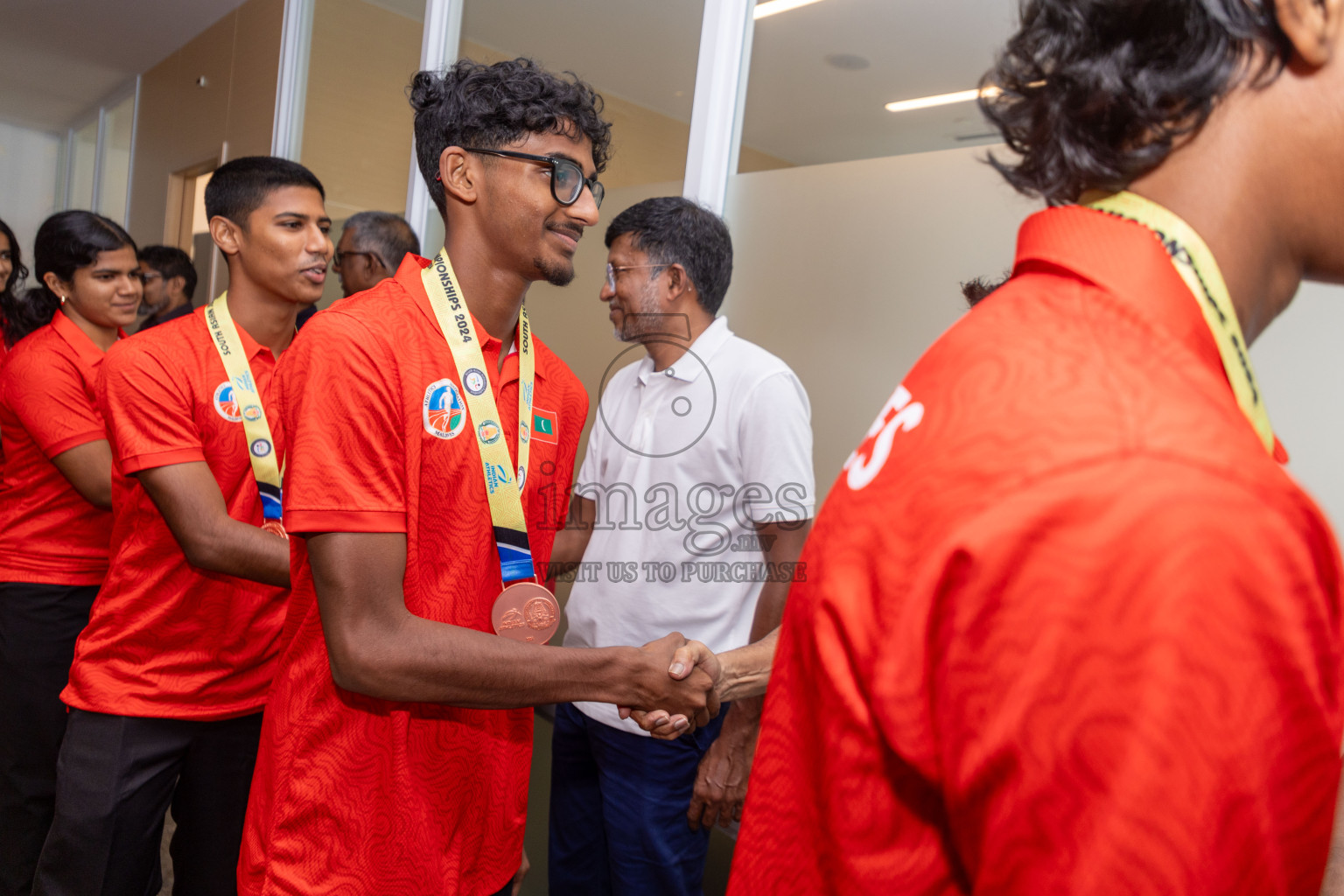 Arrival of Junior athletics team after 4th South Asian Junior Athletics Championship. Both Junior Men and Women's team won Bronze from 4x100m Relay event. 
Photos: Ismail Thoriq / images.mv