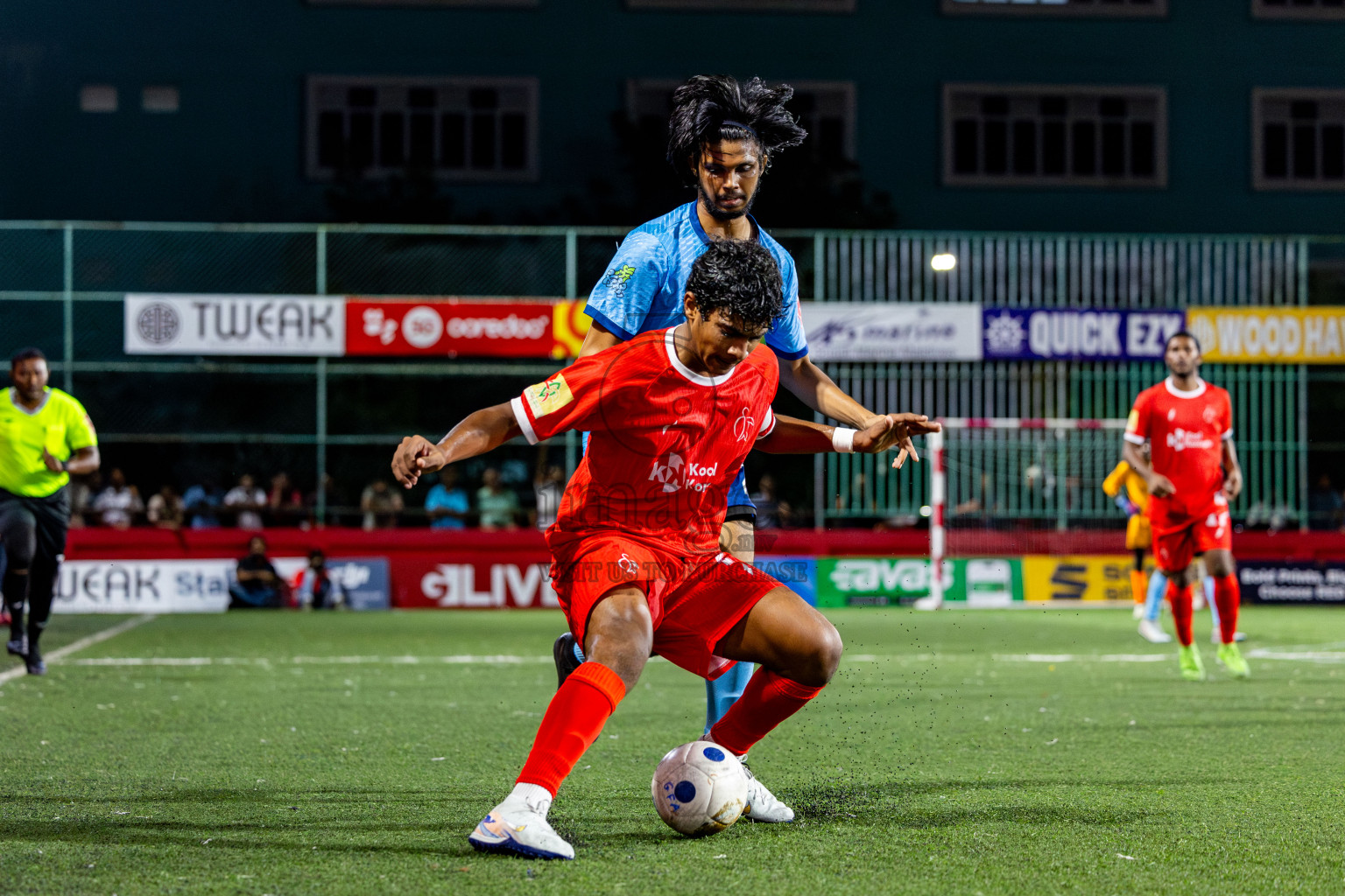 F Dharanboodhoo vs M Dhiggaru in zone round on Day 29 of Golden Futsal Challenge 2025 was held on Sunday , 2nd February 2025, in Hulhumale', Maldives. Photos: Nausham Waheed / images.mv