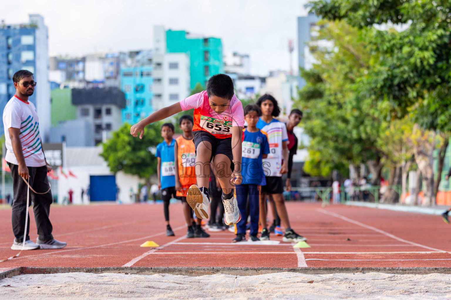 Day 1 of Inter-school Athletics Championship 2025 held in Ekuveni Synthetic Track, Male', Maldives on Monday, 06th October 2025. Photos by: Ismail Thoriq / Images.mv