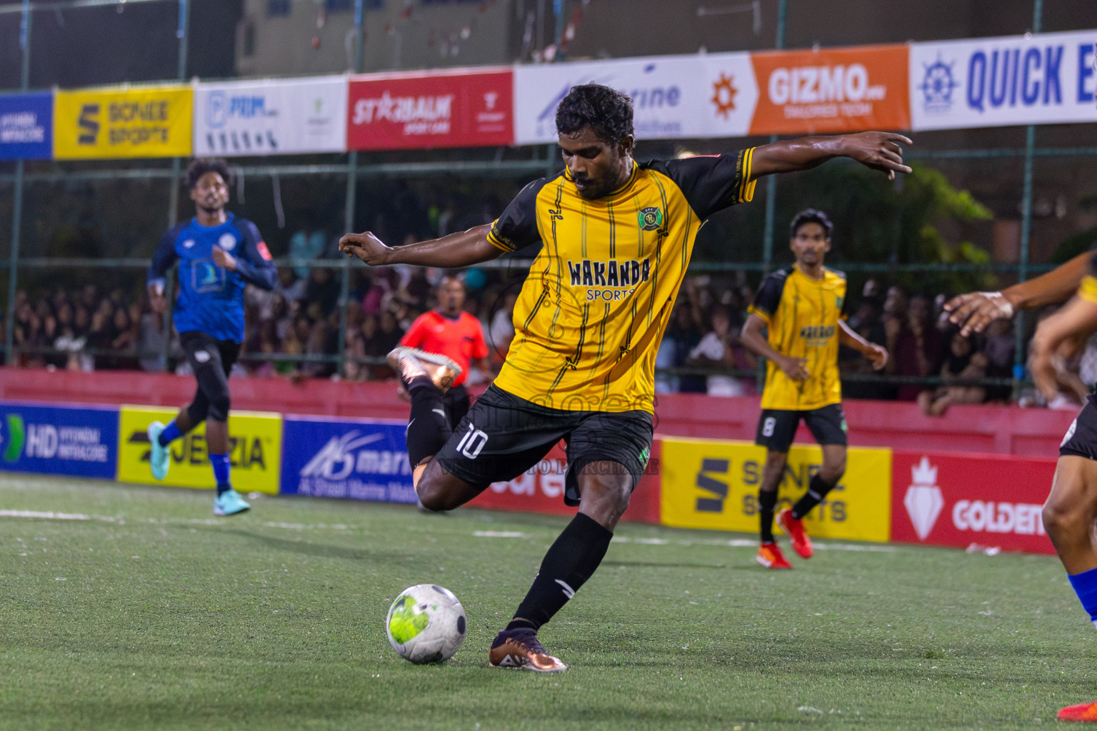 HA Vashafaru vs HA Hoarafushi in Day 5 of Golden Futsal Challenge 2024 was held on Friday, 19th January 2024, in Hulhumale', Maldives Photos: Mohamed Mahfooz Moosa / images.mv