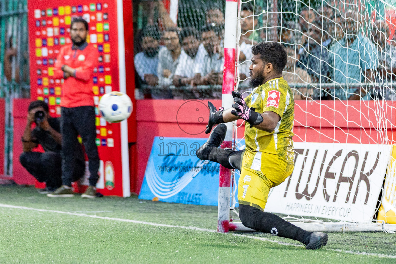 AA. Mathiveri VS AA. Thoddoo in Atoll Round Final on Day 20 of Golden Futsal Challenge 2025 was held on Friday, 24 January 2025, in Hulhumale', Maldives. 
Photos: Hassan Simah / images.mv