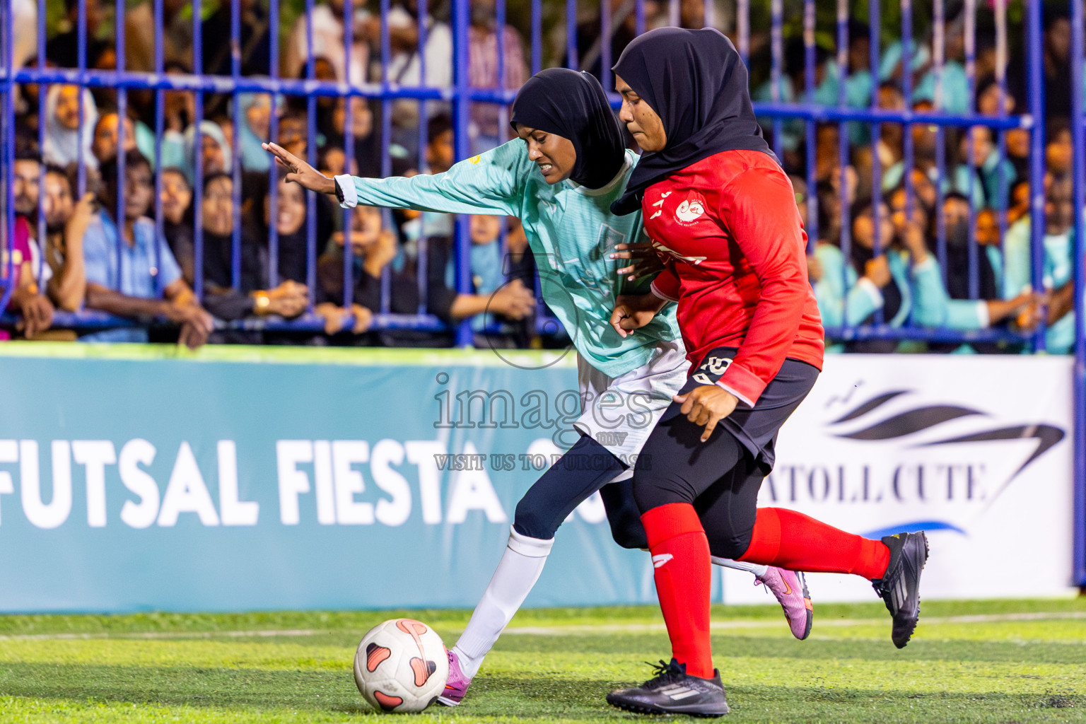 Goidhoo vs Dhonfan in the finals of Better in Baa Futsal Fiesta 2025 woman's division held in B. Eydhafushi, Maldives on Monday, 17th November 2025. Photos: Nausham Waheed / images.mv