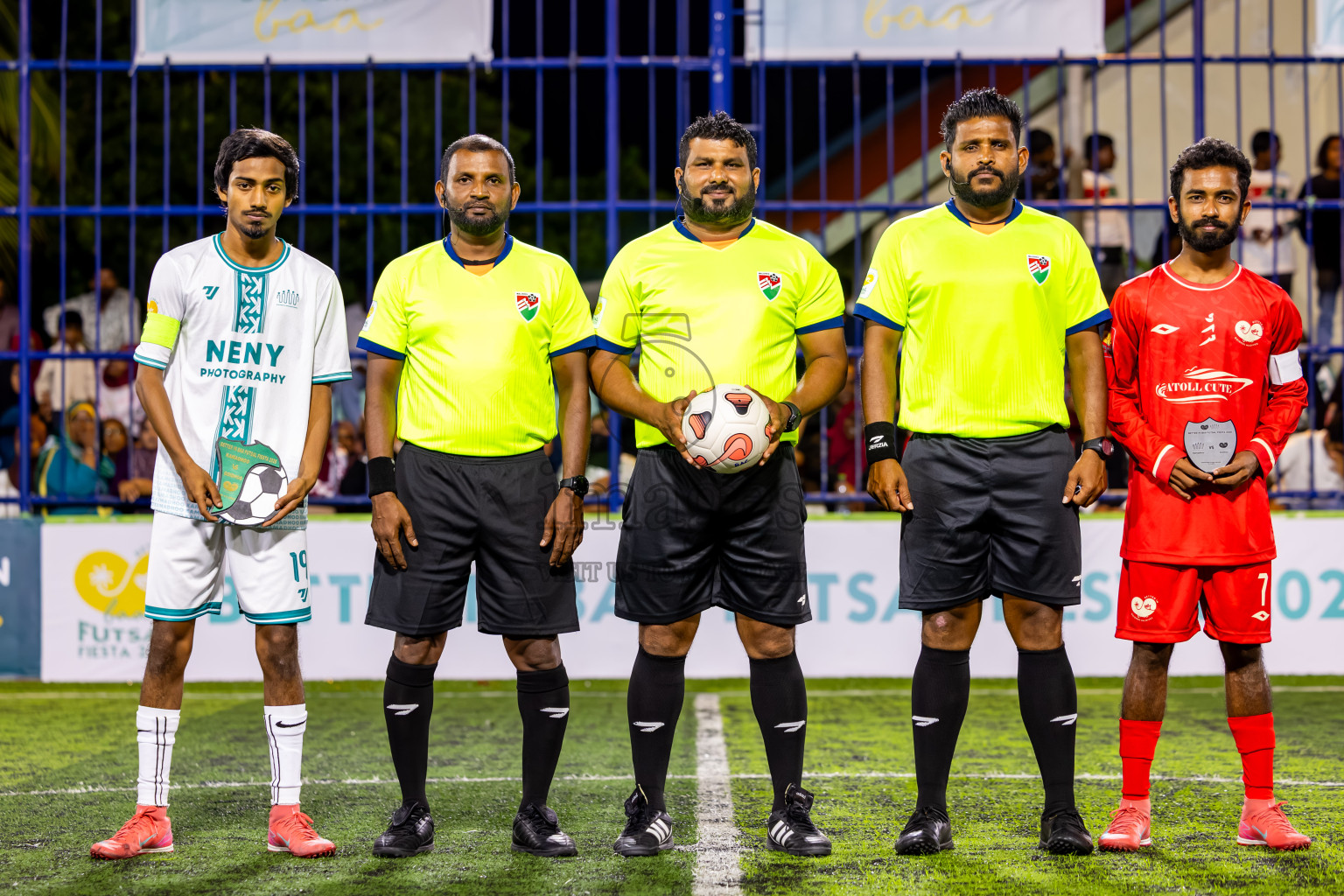Kamadhoo vs Goidhoo in Day 3 of Better in Baa Futsal Fiesta 2025 Men's division held in B. Eydhafushi, Maldives on Friday, 7th November 2025. Photos: Nausham Waheed / images.mv