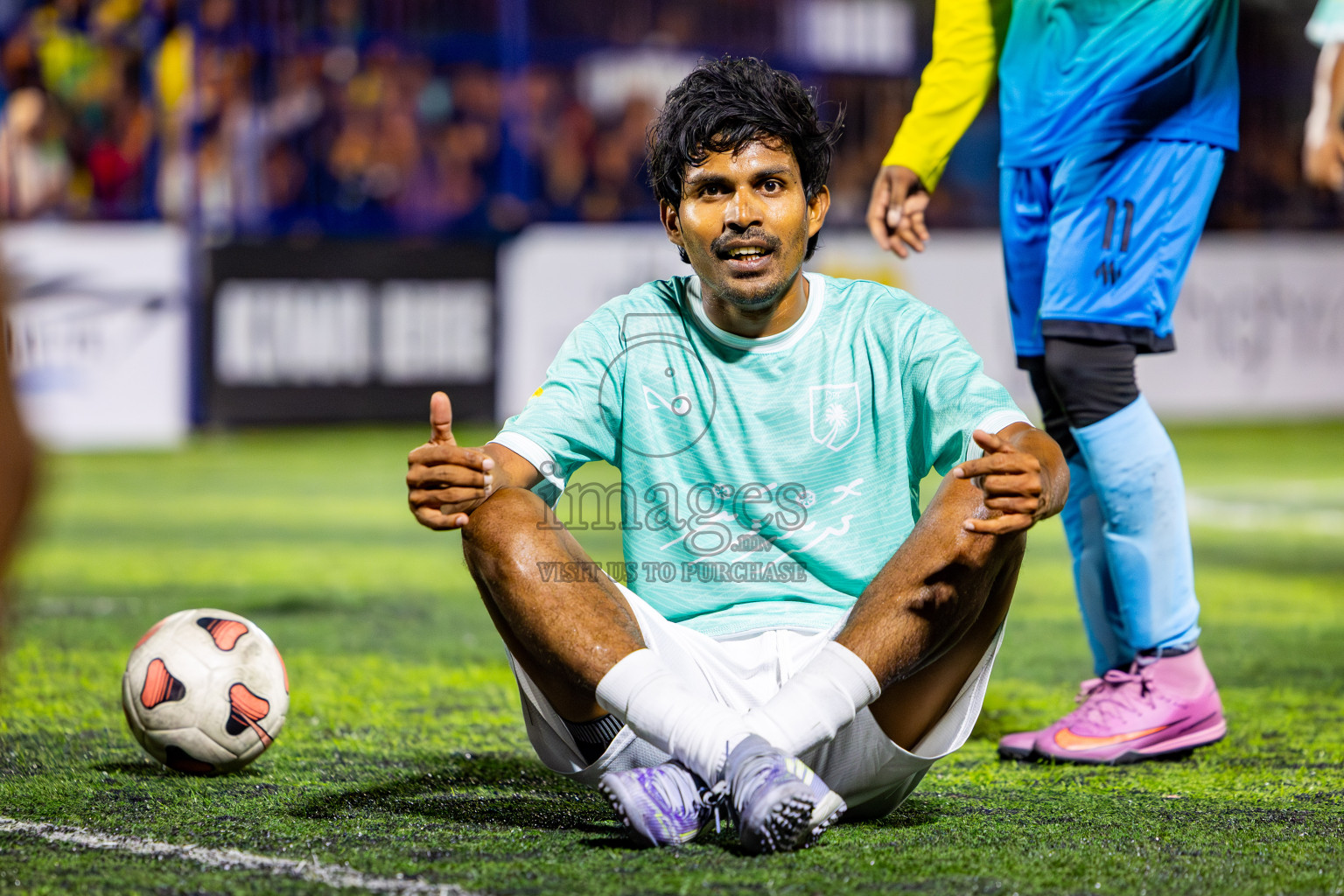 Dhonfan vs Kihaadhoo in Day 6 of Better in Baa Futsal Fiesta 2025 Men's division held in B. Eydhafushi, Maldives on Monday, 10th November 2025. Photos: Nausham Waheed / images.mv
