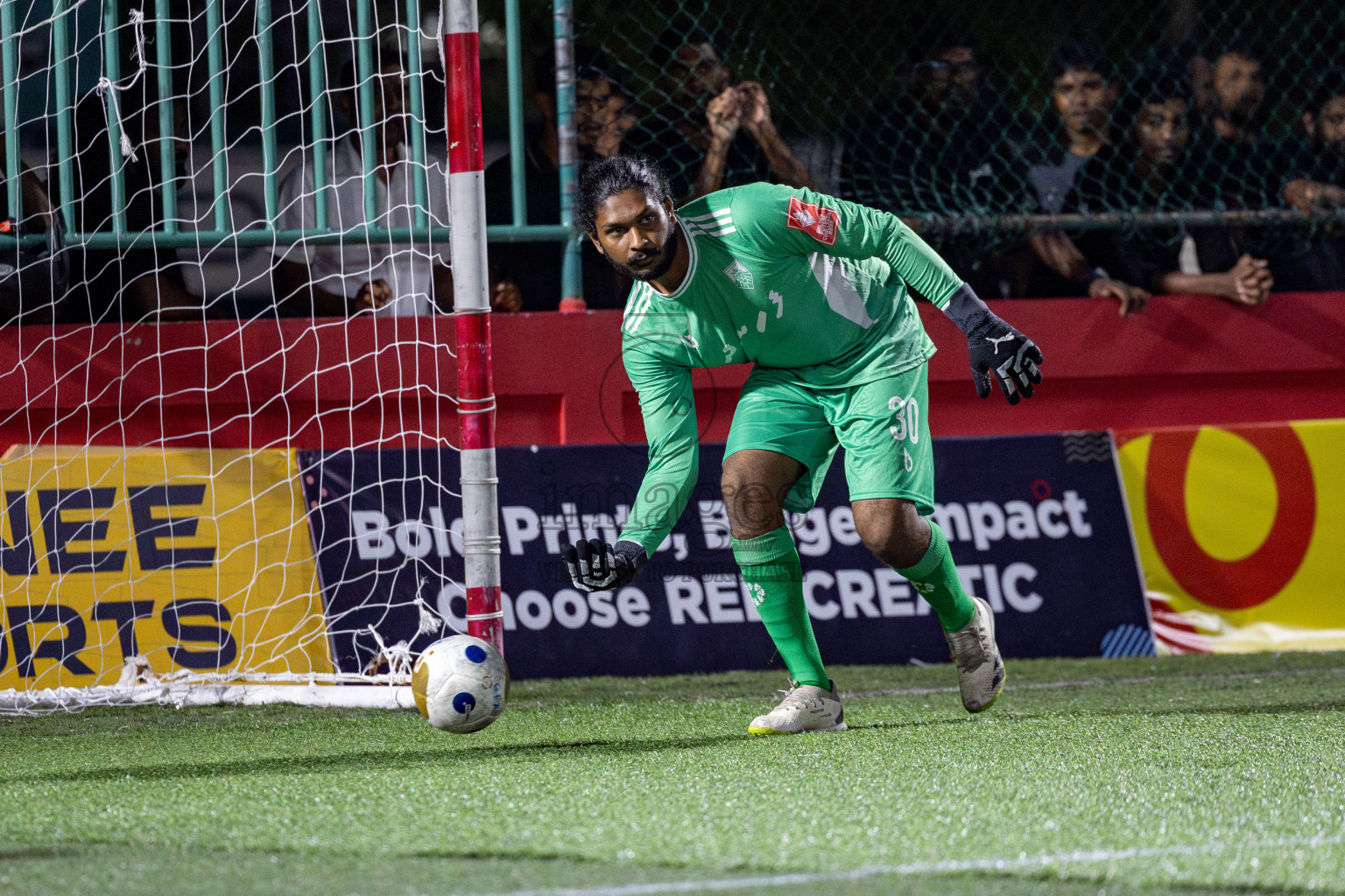 B Fehendhoo VS B Eydhafushi in Day 21 of Golden Futsal Challenge 2025 was held on Saturday, 25 January 2025, in Hulhumale', Maldives. 
Photos: Hassan Simah / images.mv