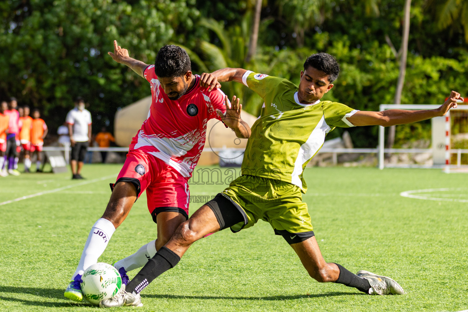 Oblu Experience Ailafushi vs Four Seasons Kuda Huraa in Resort League 2025 (North Male Zone) day 3 was held on Friday, 5th September 2025 in One And Only Reethi Rah Maldives Resort, Photos: Areef Adam / images.mv