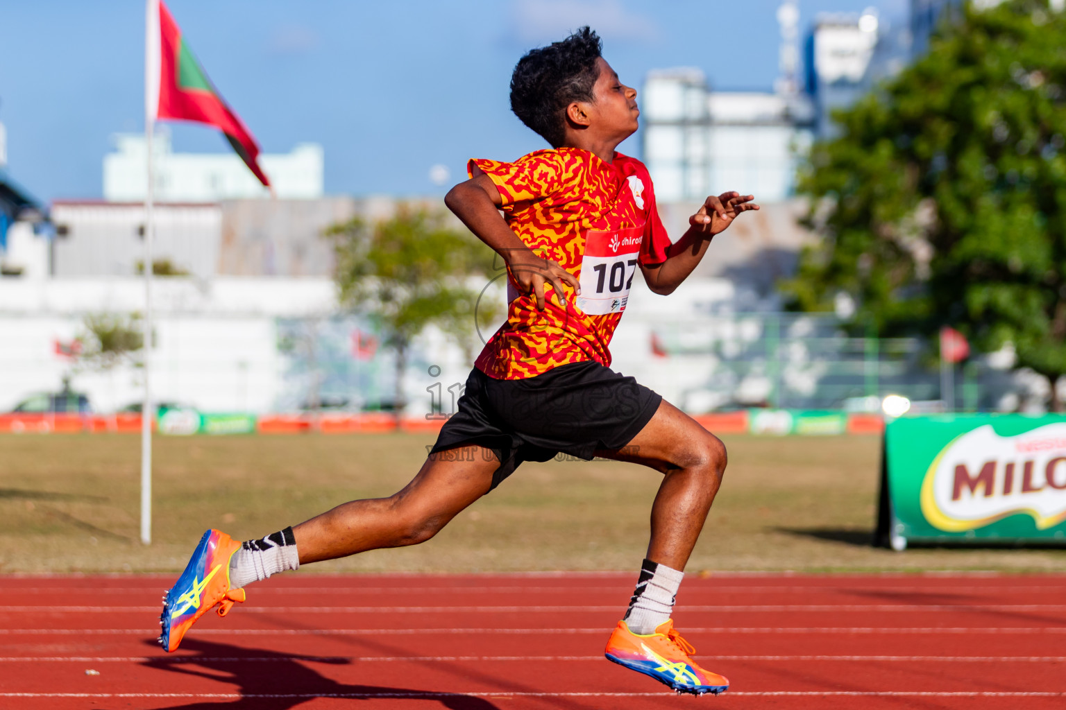 Day 2 of Inter-school Athletics Championship 2025 held in Ekuveni Synthetic Track, Male', Maldives on Tuesday, 07th October 2025. Photos by: Riza / Images.mv