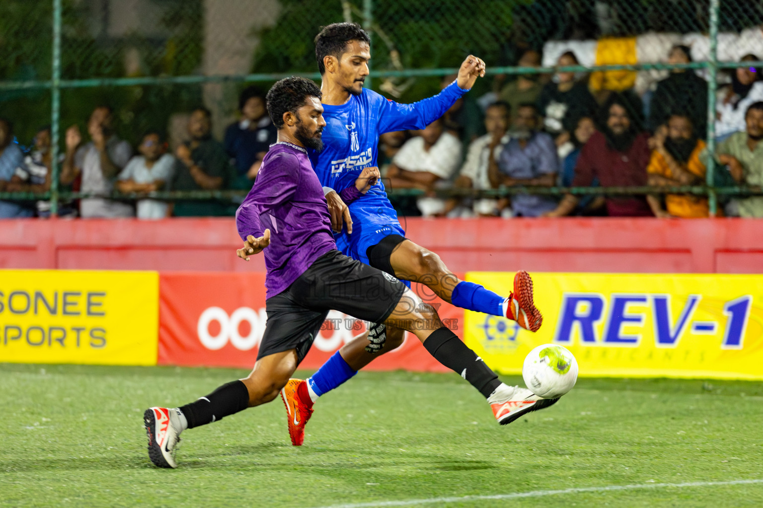 GA. Kanduhulhuhdoo VS S. Hithadhoo on Day 35 of Golden Futsal Challenge 2024 was held on Tuesday, 20th February 2024, in Hulhumale', Maldives 
Photos: Hassan Simah, / images.mv