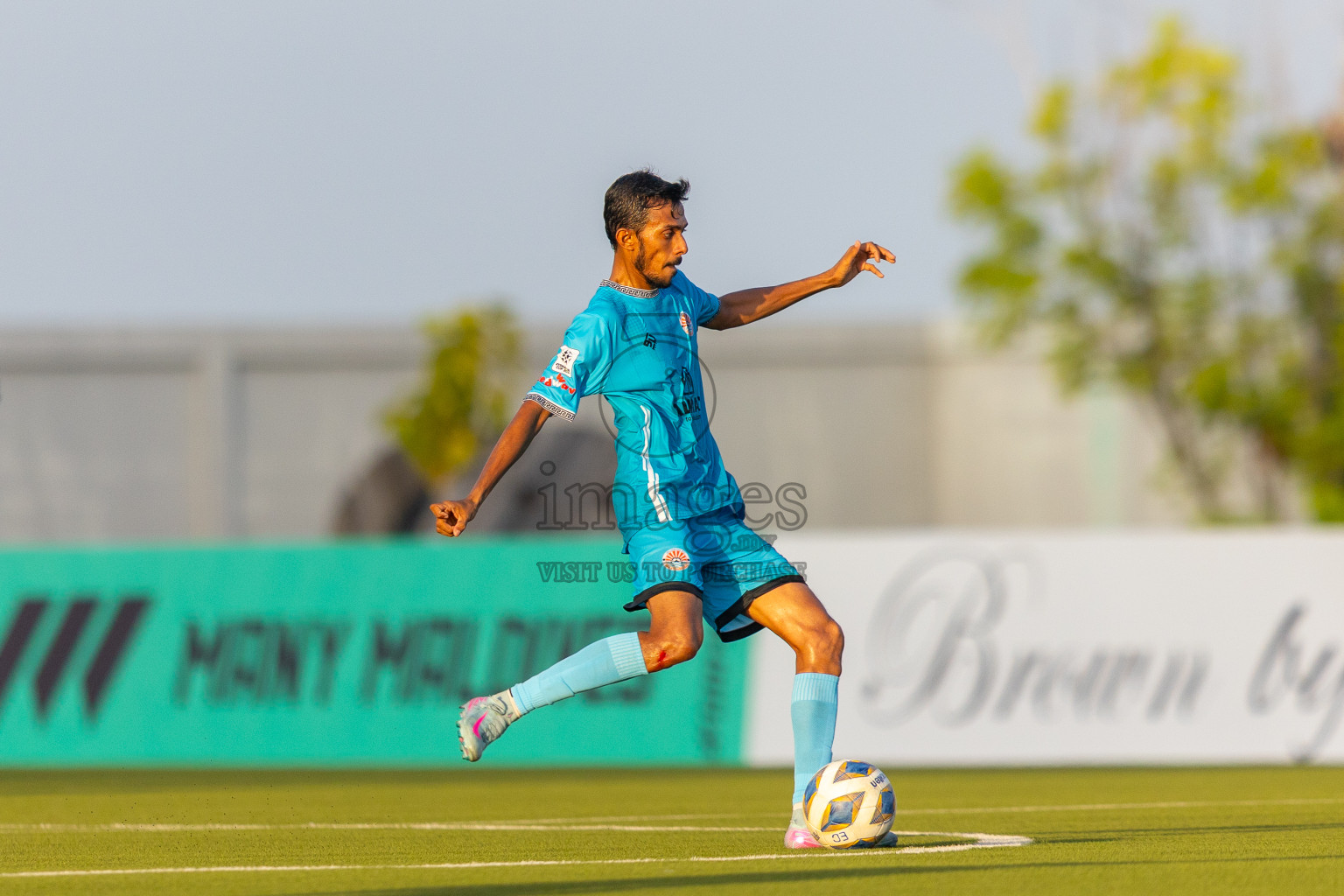 Vela Sports Club vs Irumathi FC in Day 1 of Eydhafushi Cup 2025 held in Eydhafushi Football Stadium at B. Eydhafushi, Maldives on Friday, 5th September 2025. Photos: Mohamed Mahfouz Moosa / images.mv