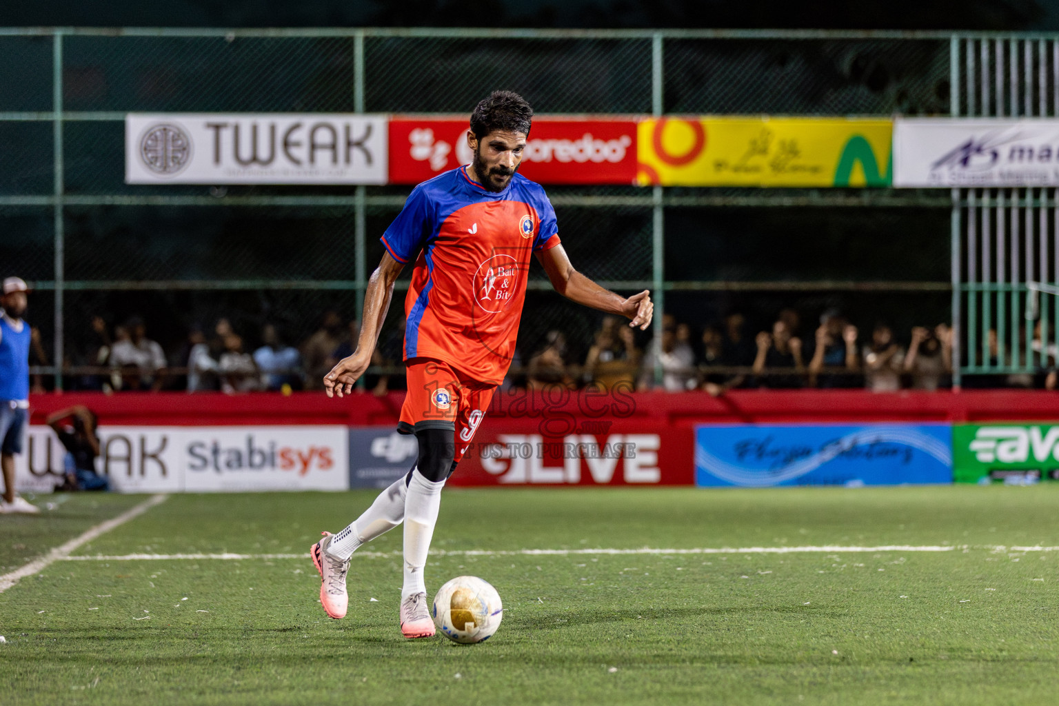 S Maradhoo vs S Meedhoo in Day 12 of Golden Futsal Challenge 2025 was held on Thursday, 16th January 2025, in Hulhumale', Maldives.
Photos: Hassan Simah / images.mv