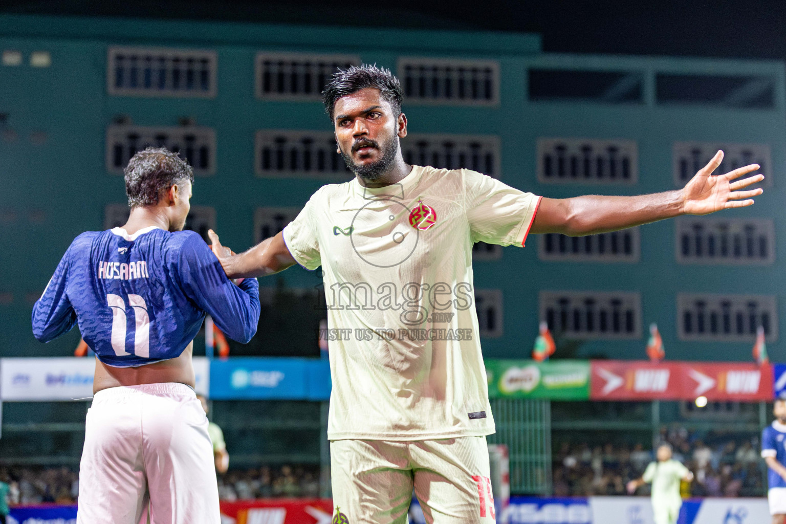 RRC vs MACL in the Quarter Finals of Club Maldives Cup 2025 was held in Rehendhi Futsal Ground, Hulhumale', Maldives on Friday, 17th October 2025. 
Photos: Ismail Thoriq, Hassan Simah / images.mv