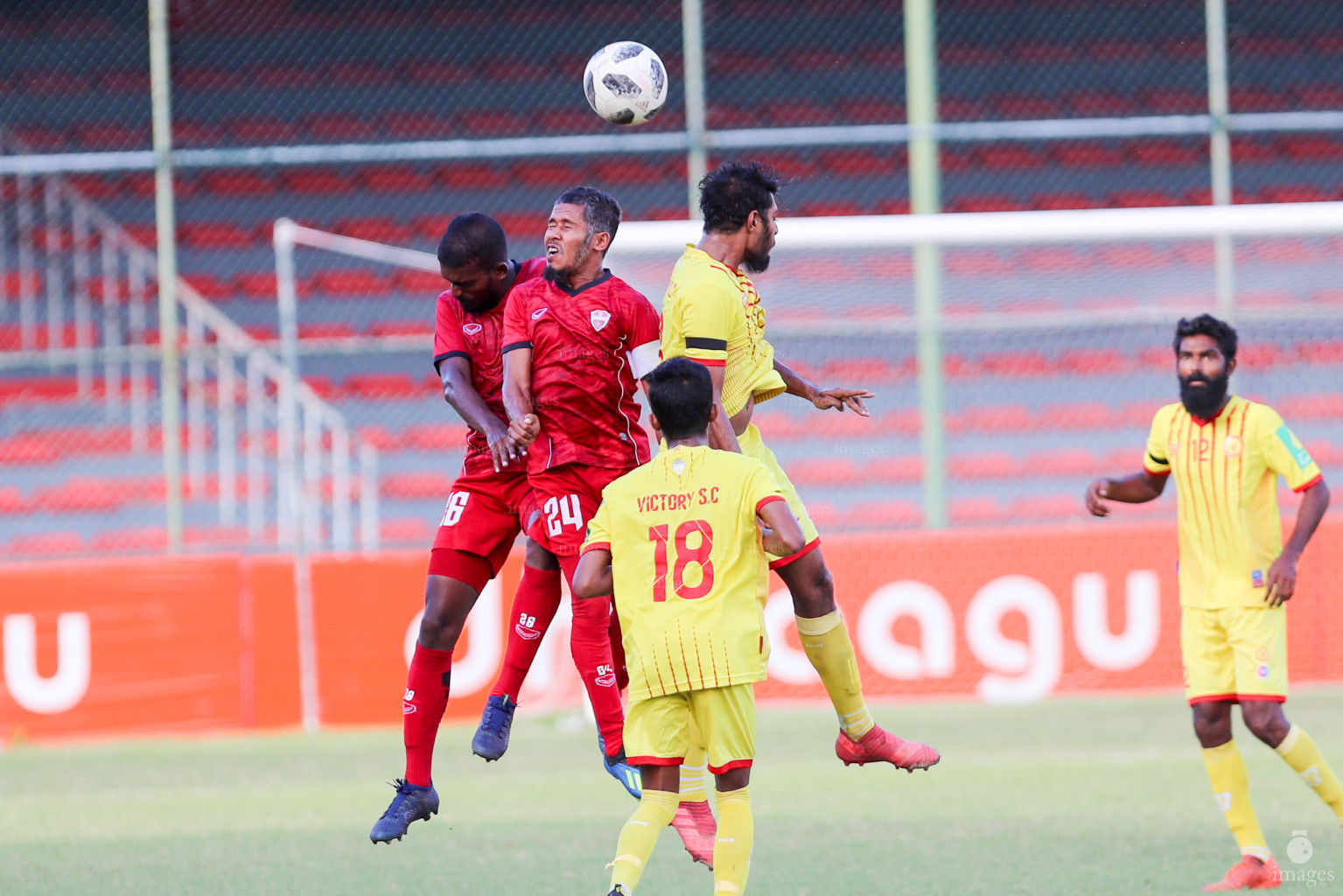 TC Sports Club vs Victory Sports Club in Dhiraagu Dhivehi Premier League 2018 in Male, Maldives, Monday  October 22, 2018. (Images.mv Photo/Suadh Abdul Sattar)