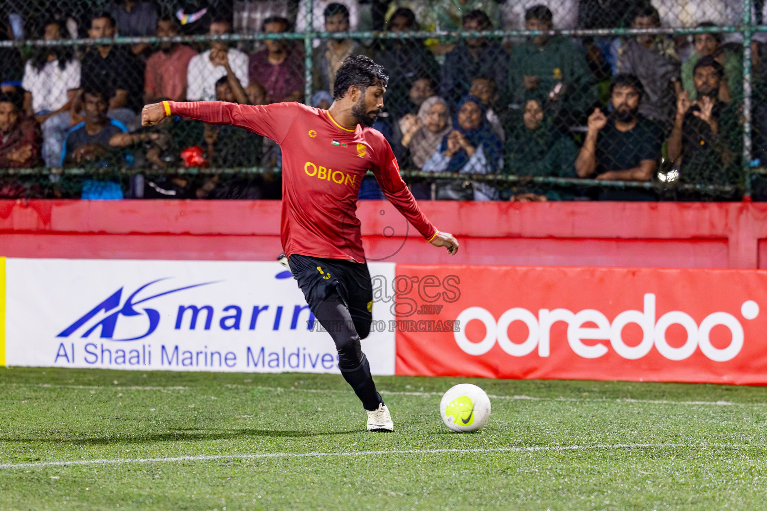 Dh. Kudahuvadhoo VS N. Kendhikulhudhoo in Round of 16 on Day 40 of Golden Futsal Challenge 2024 which was held on Tuesday, 27th February 2024, in Hulhumale', Maldives Photos: Hassan Simah / images.mv