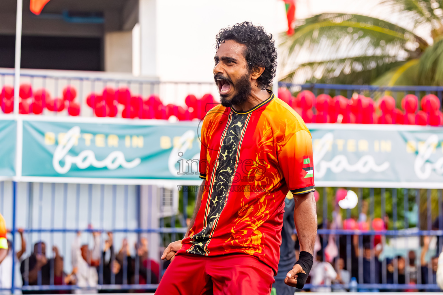 Thulhaadhoo vs Fehendhoo in Quater Finals of Better in Baa Futsal Fiesta 2025 Men's division held in B. Eydhafushi, Maldives on Thursday, 13th November 2025. Photos: Nausham Waheed / images.mv
