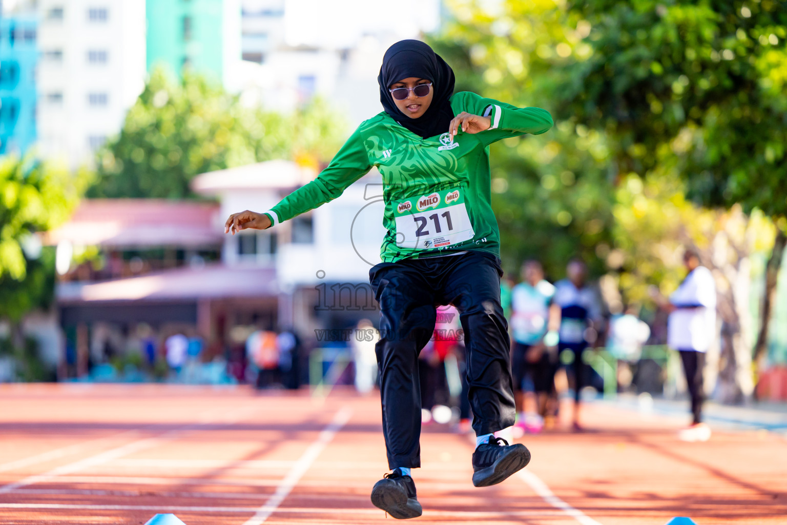 Day 1 of Inter-school Athletics Championship 2025 held in Ekuveni Synthetic Track, Male', Maldives on Monday, 06th October 2025. Photos by: Nausham Waheed / Images.mv