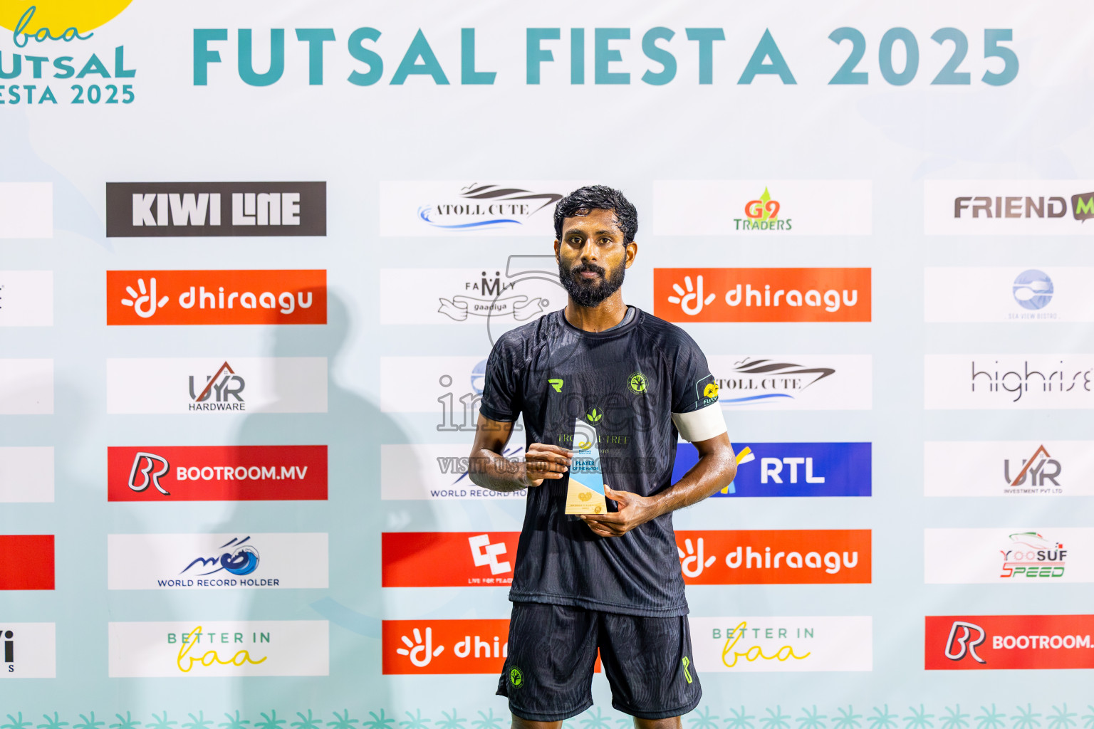 Dhonfan vs Fehendhoo in Day 1 of Better in Baa Futsal Fiesta 2025 Man's division held in B. Eydhafushi, Maldives on Wednesday, 5th November 2025. Photos: Nausham Waheed / images.mv