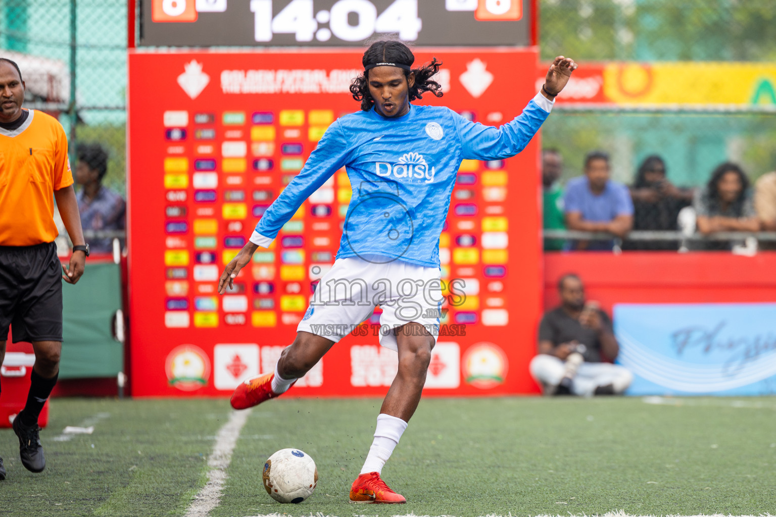 Dh Bandidhoo vs Dh Maaenboodhoo in Day 13 of Golden Futsal Challenge 2025 was held on Friday, 17th January 2025, in Hulhumale', Maldives Photos: Ismail Thoriq / images.mv