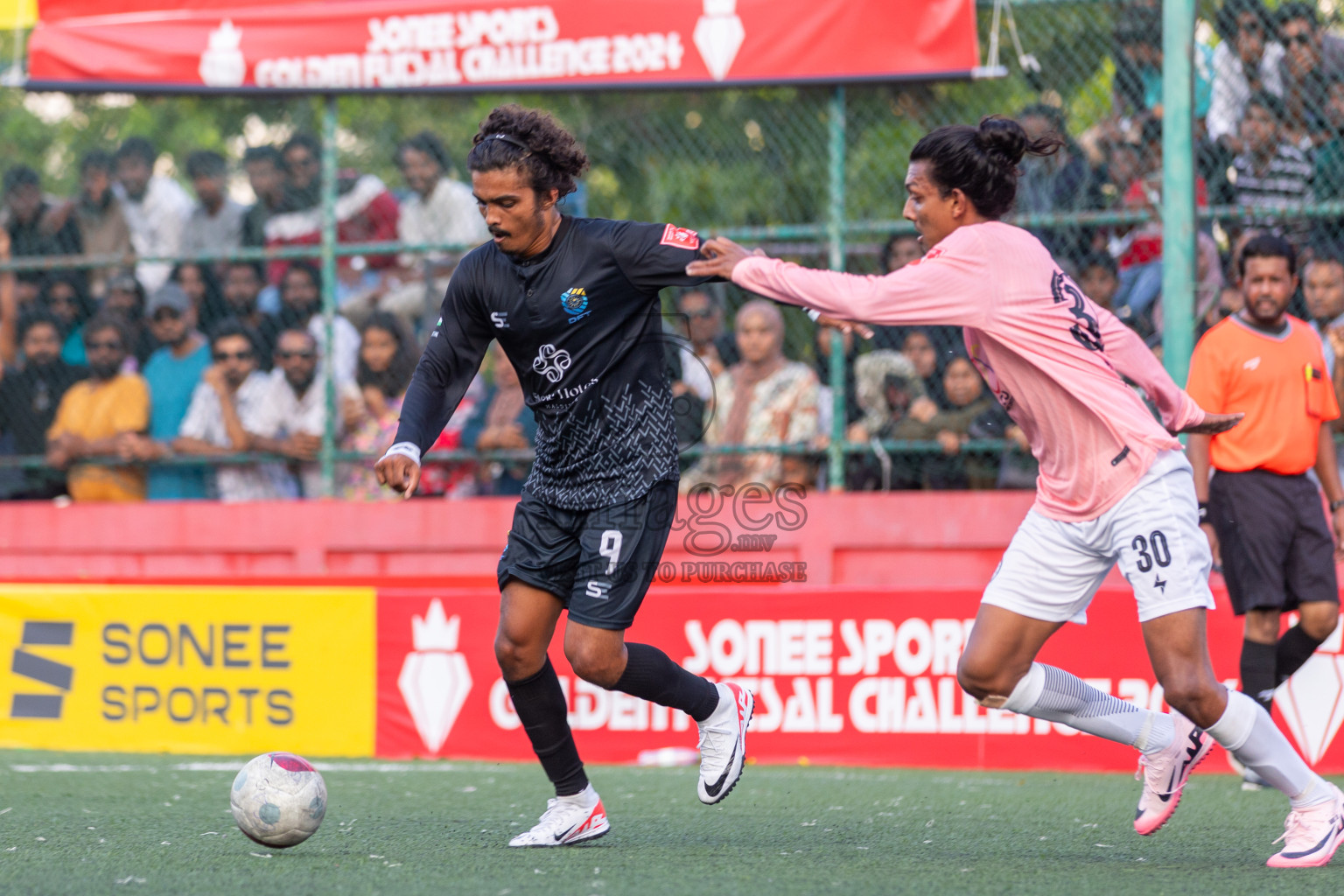 K Dhiffushi vs K Gulhi in Day 19 of Golden Futsal Challenge 2024 was held on Friday, 2nd February 2024, in Hulhumale', Maldives
Photos: Ismail Thoriq / images.mv