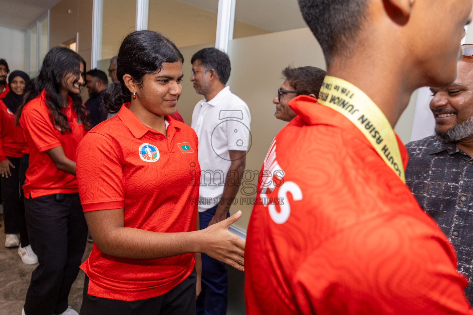 Arrival of Junior athletics team after 4th South Asian Junior Athletics Championship. Both Junior Men and Women's team won Bronze from 4x100m Relay event. 
Photos: Ismail Thoriq / images.mv