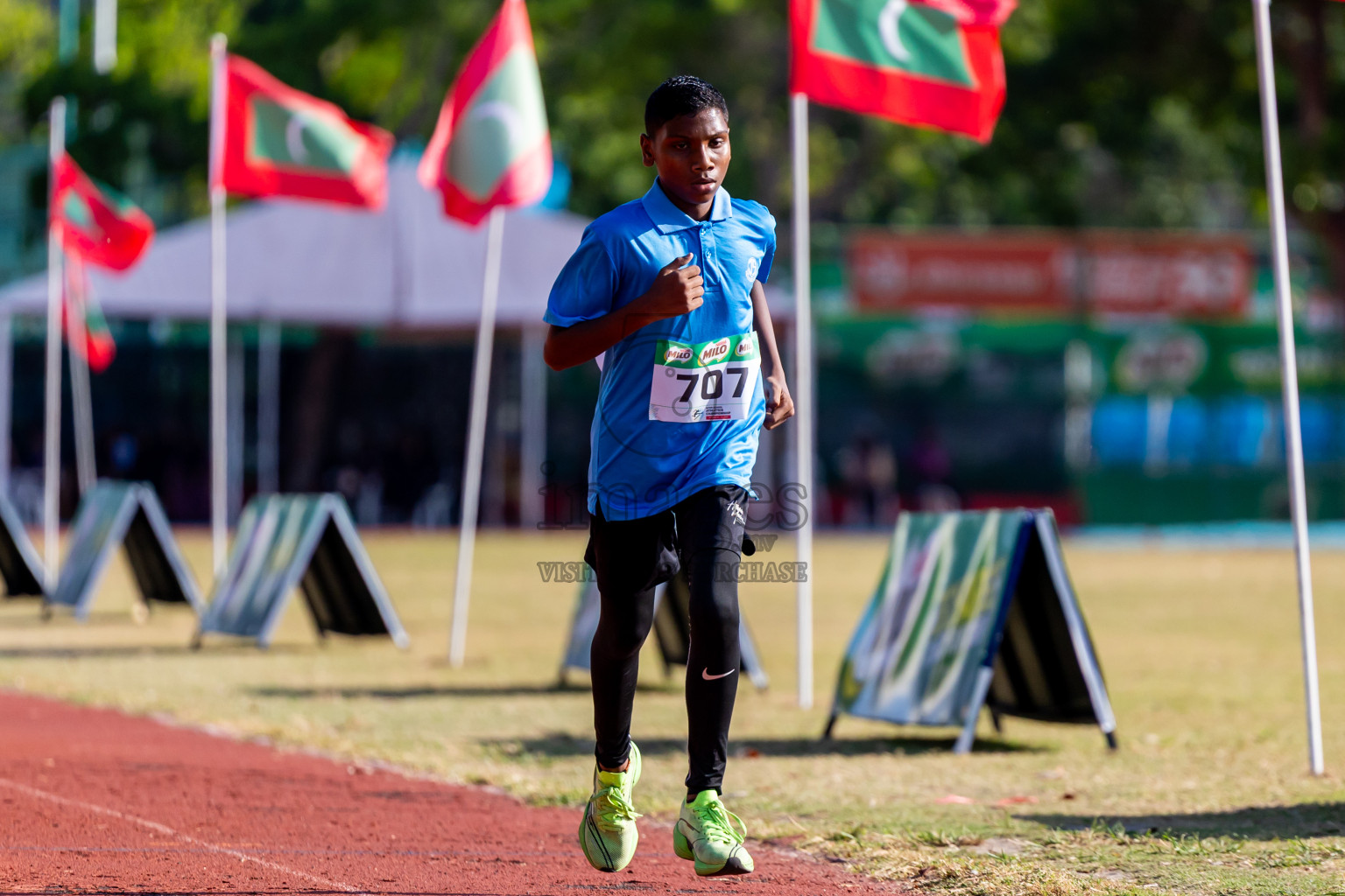 Day 2 of Inter-school Athletics Championship 2025 held in Ekuveni Synthetic Track, Male', Maldives on Tuesday, 07th October 2025. Photos by: Nausham Waheed / Images.mv