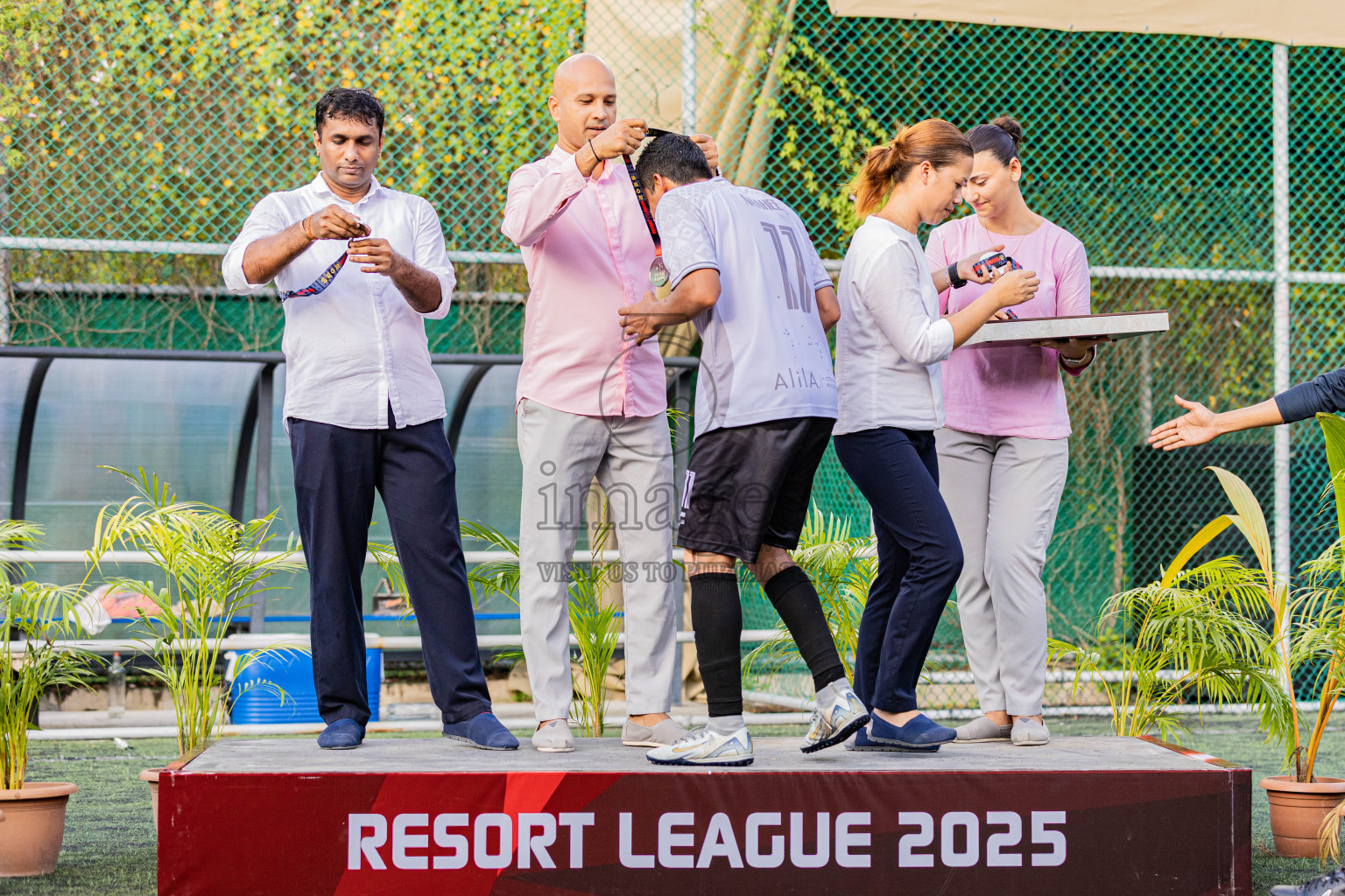 Resort League 2025 Raa Zone - Final Match
Joali vs kothaifaru in Resort League 2025 (Raa Zone) was held on Thursday, 21th august 2025 in JOALI Maldives Resort, Raa Atoll, Maldives. Photos: Areef Adam / images.mv