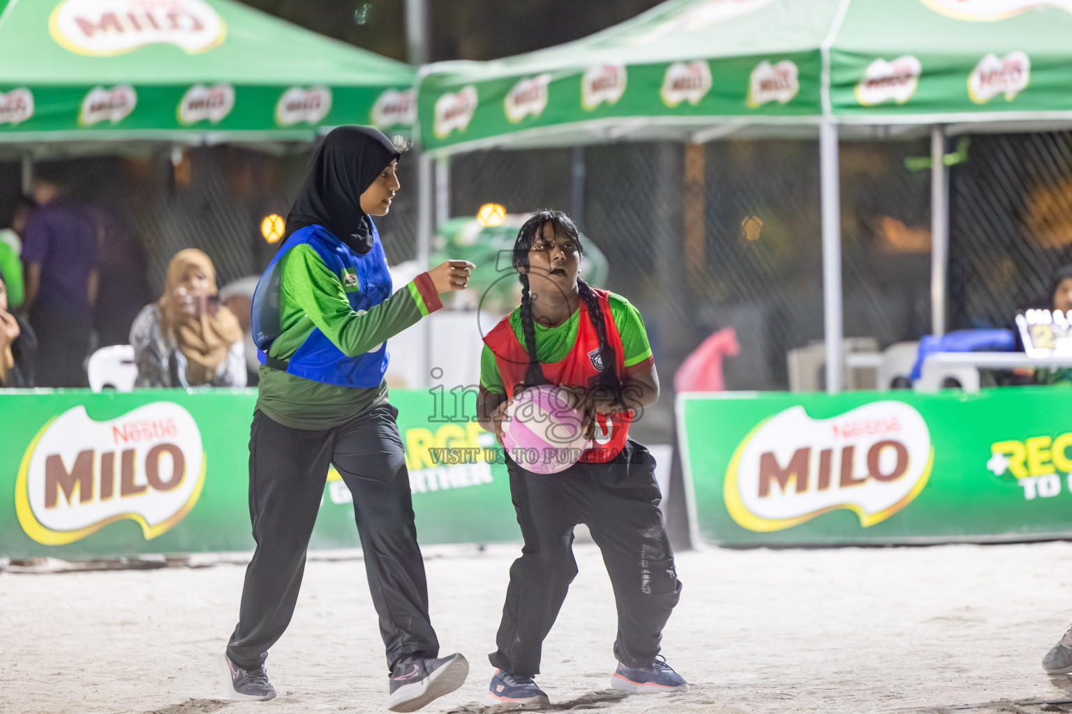 Day 1 of MILO Netball Fest 2025 was held in Cental Park, Hulhumale', Maldives on Thursday, 20th November 2025. 

Photos: Hassan Simah / images.mv