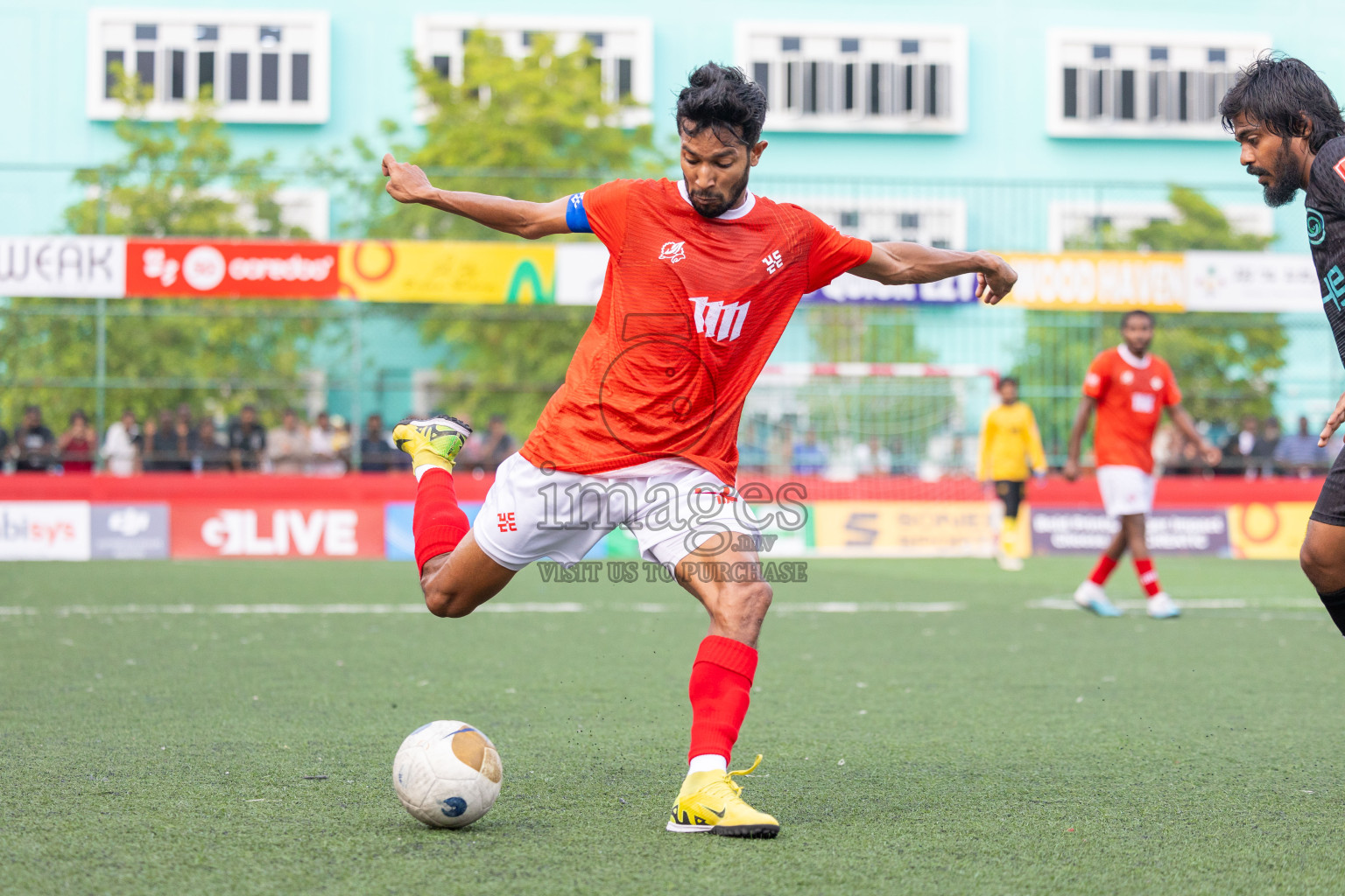 K Kaashidhoo vs K Thulusdhoo in Day 15 of Golden Futsal Challenge 2025 was held on Sunday, 19th January 2025, in Hulhumale', Maldives. Photos: Mohamed Mahfooz Moosa / images.mv