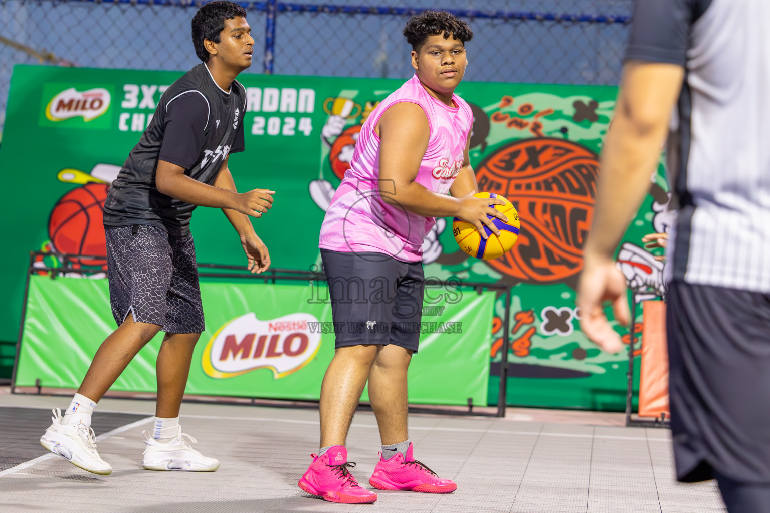 Day 2 of MILO Ramadan 3x3 Challenge 2024 was held in Ekuveni Outdoor Basketball Court at Male', Maldives on Wednesday, 13th March 2024.
Photos: Ismail Thoriq / images.mv