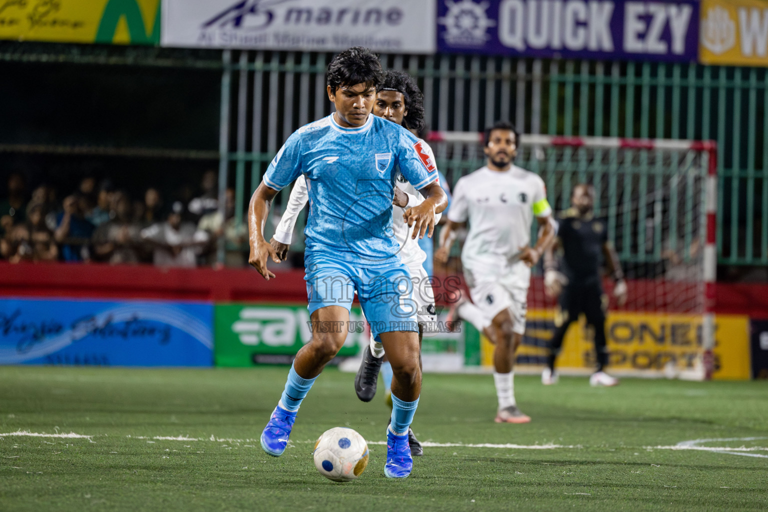 HA Ihavandhoo vs HA Dhidhdhoo in Day 13 of Golden Futsal Challenge 2025 was held on Friday, 17th January 2025, in Hulhumale', Maldives 
Photos: Hassan Simah / images.mv