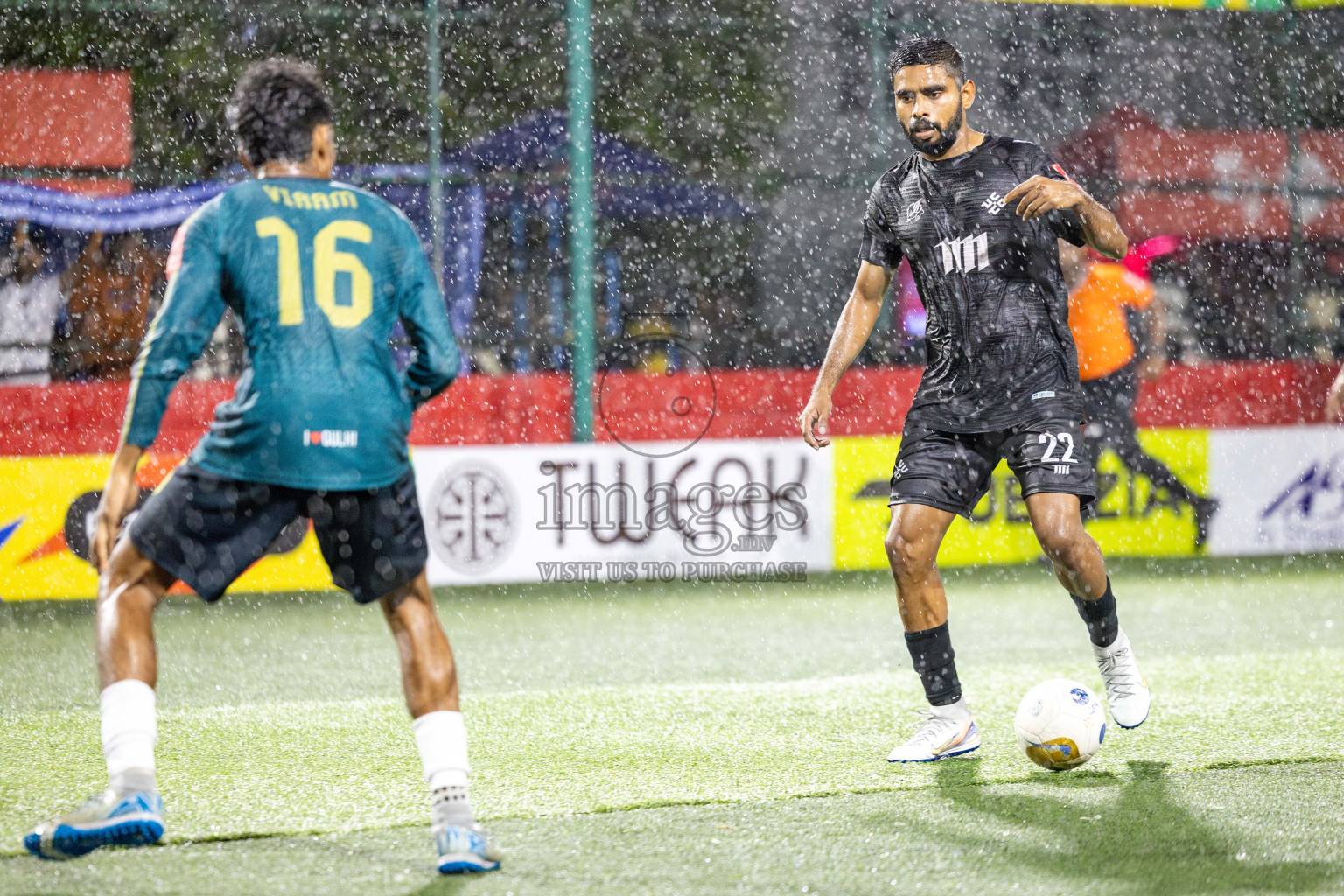 K Gulhi VS K Kaashidhoo on Day 20 of Golden Futsal Challenge 2025 was held on Friday, 24 January 2025, in Hulhumale', Maldives. 
Photos: Hassan Simah / images.mv