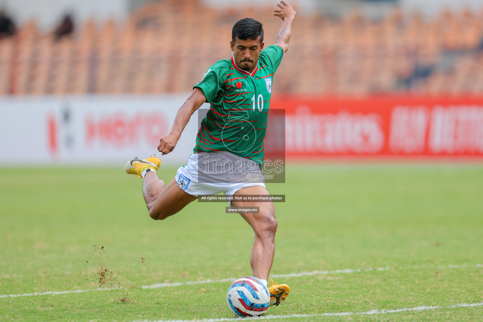 Kuwait vs Bangladesh in the Semi-final of SAFF Championship 2023 held in Sree Kanteerava Stadium, Bengaluru, India, on Saturday, 1st July 2023. Photos: Nausham Waheed, Hassan Simah / images.mv