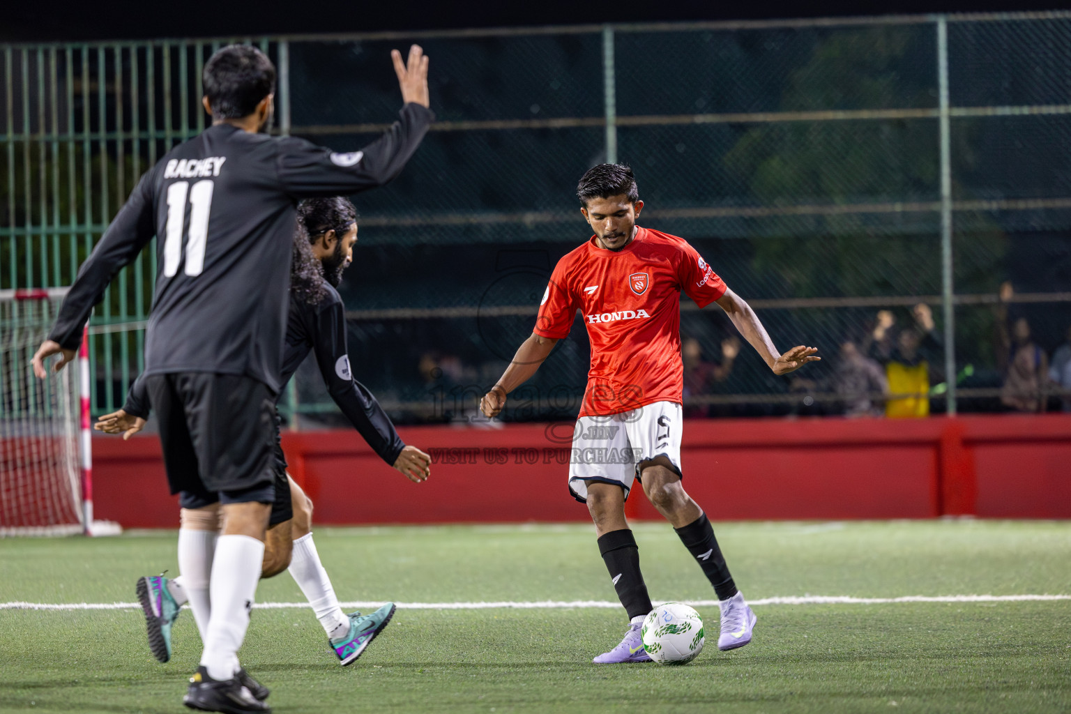 Sheesha vs Roseware in Day 1 of Office League 2025 was held on Wednesday, 16th April 2025 in Hulhumale', Maldives.
Photos: Ismail Thoriq / images.mv