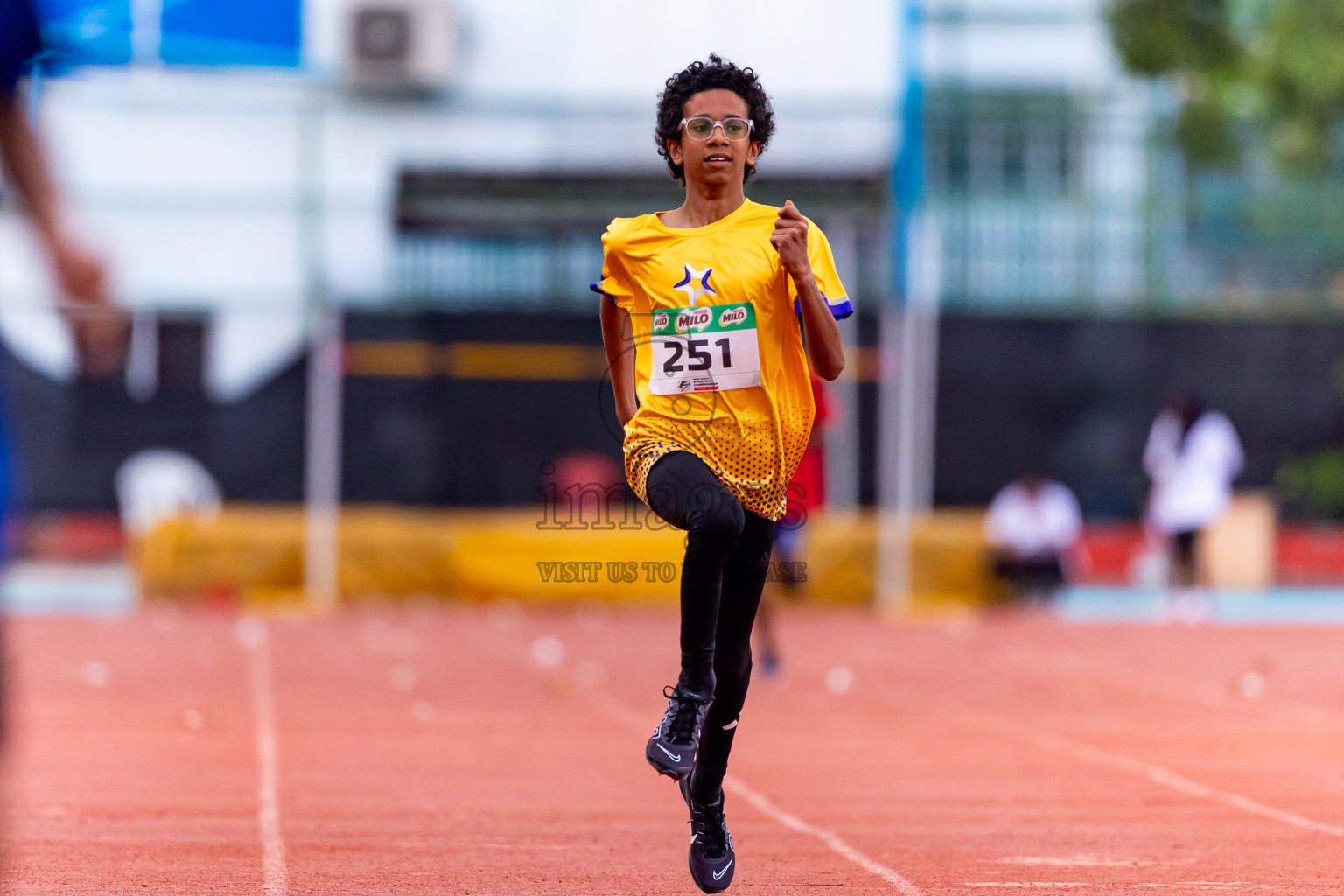 Day 1 of Inter-school Athletics Championship 2025 held in Ekuveni Synthetic Track, Male', Maldives on Monday, 06th October 2025. Photos by: Nausham Waheed / Images.mv