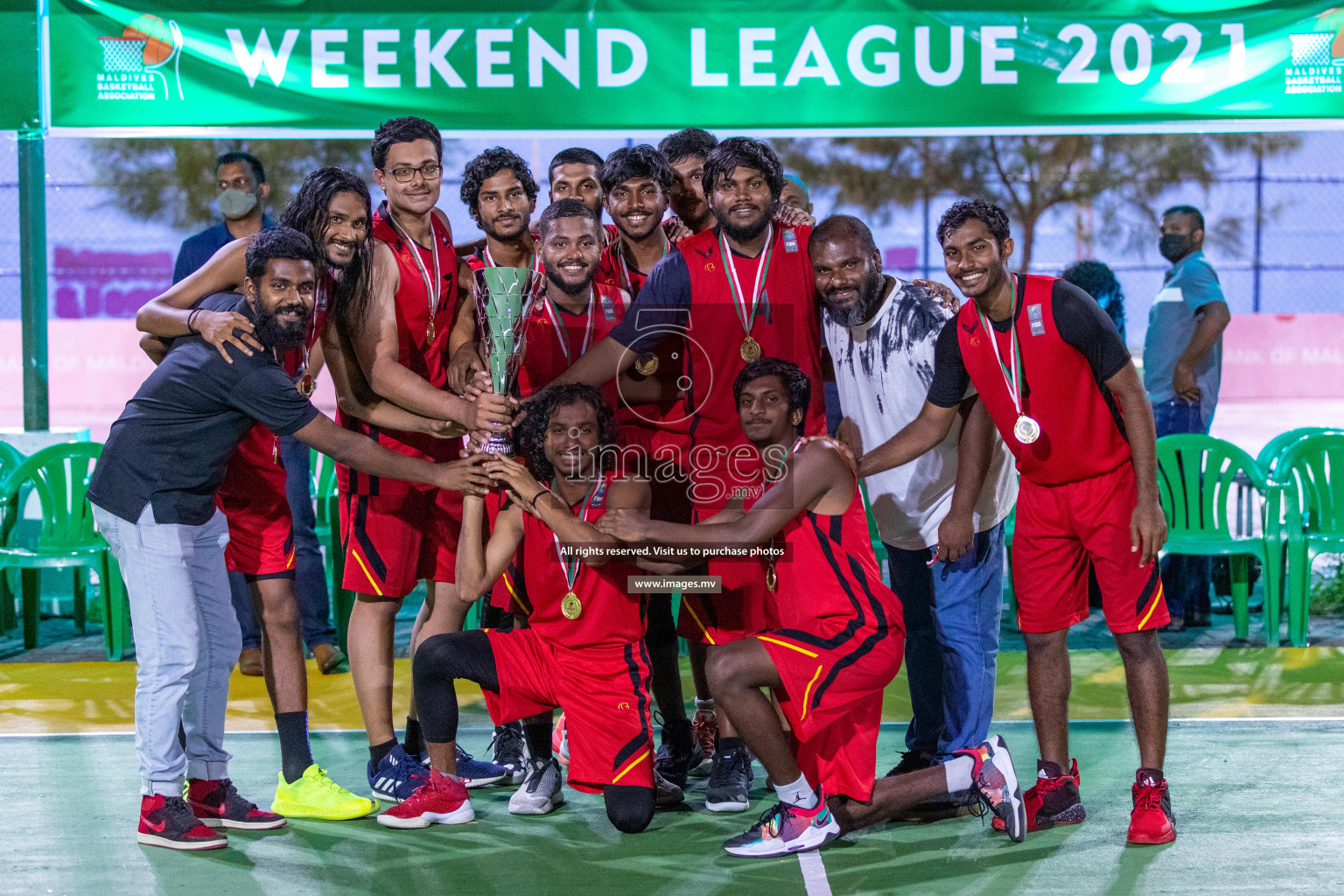 Finals of Weekend League 2021 was held on Monday, 6th December 2021, at Ekuveni Outdoor Basketball court Photos: Ismail Thoriq / images.mv