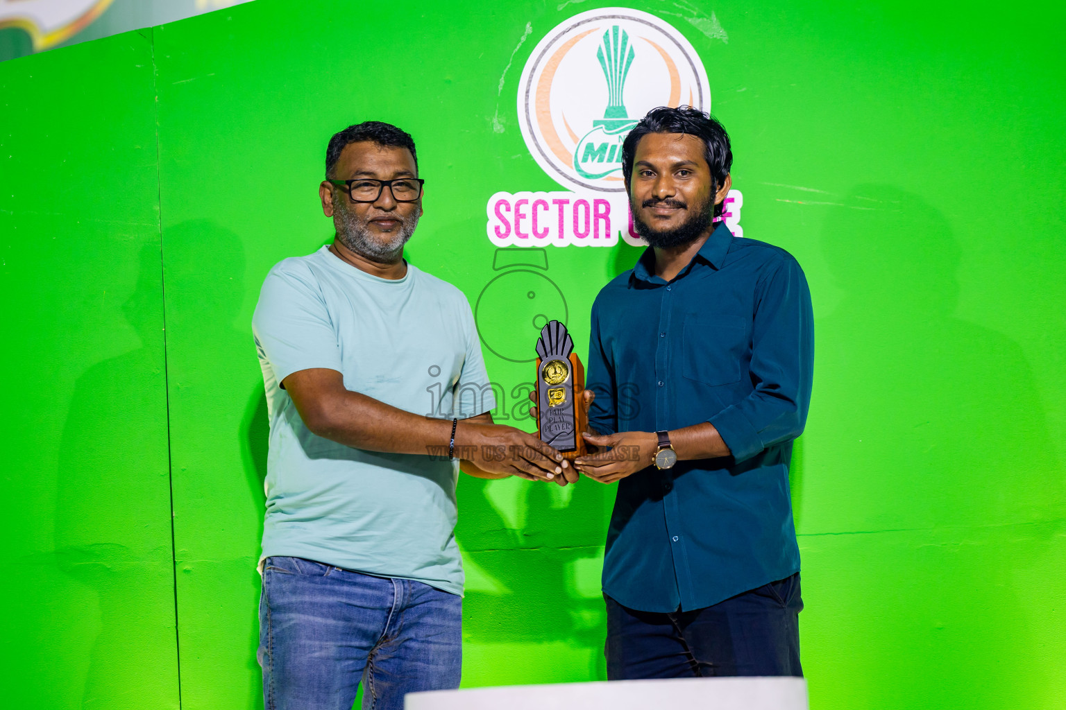 Arena vs Hawks in the Final of Milo Sector League 2025 was held in Rehendhi Futsal Ground, Hulhumale', Maldives on Tuesday, 18th November 2025. Photos: Nausham Waheed  / images.mv