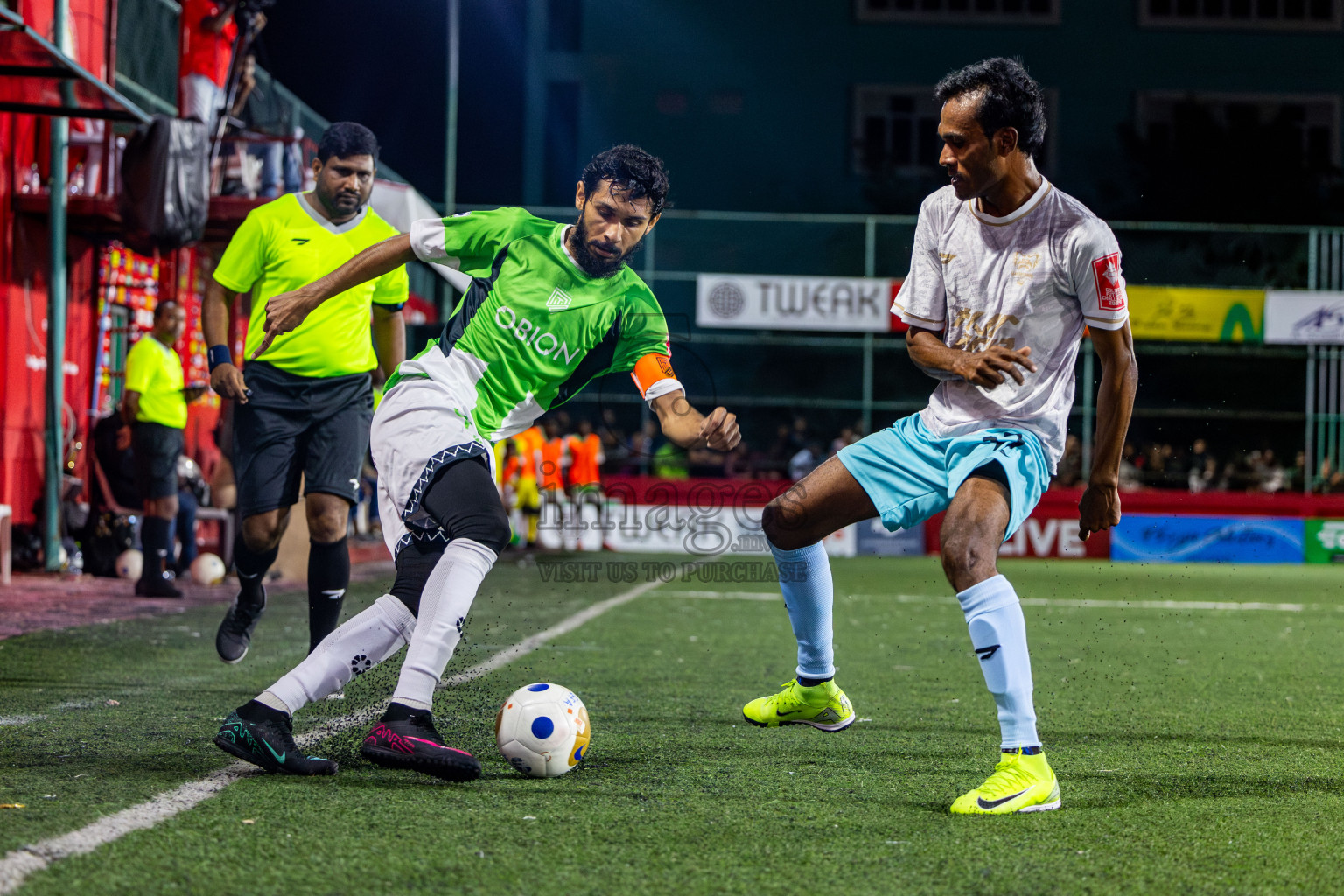 HDh Naivaadhoo vs HDh Makunudhoo in Atoll Round Semi-Final on Day 23 of Golden Futsal Challenge 2025 was held on Monday , 27th January 2025, in Hulhumale', Maldives. Photos: Nausham Waheed / images.mv