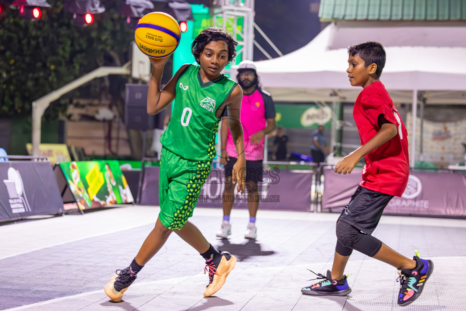 Day 3 of MILO Ramadan 3x3 Challenge 2024 was held in Ekuveni Outdoor Basketball Court at Male', Maldives on Thursday, 14th March 2024.
Photos: Ismail Thoriq / images.mv