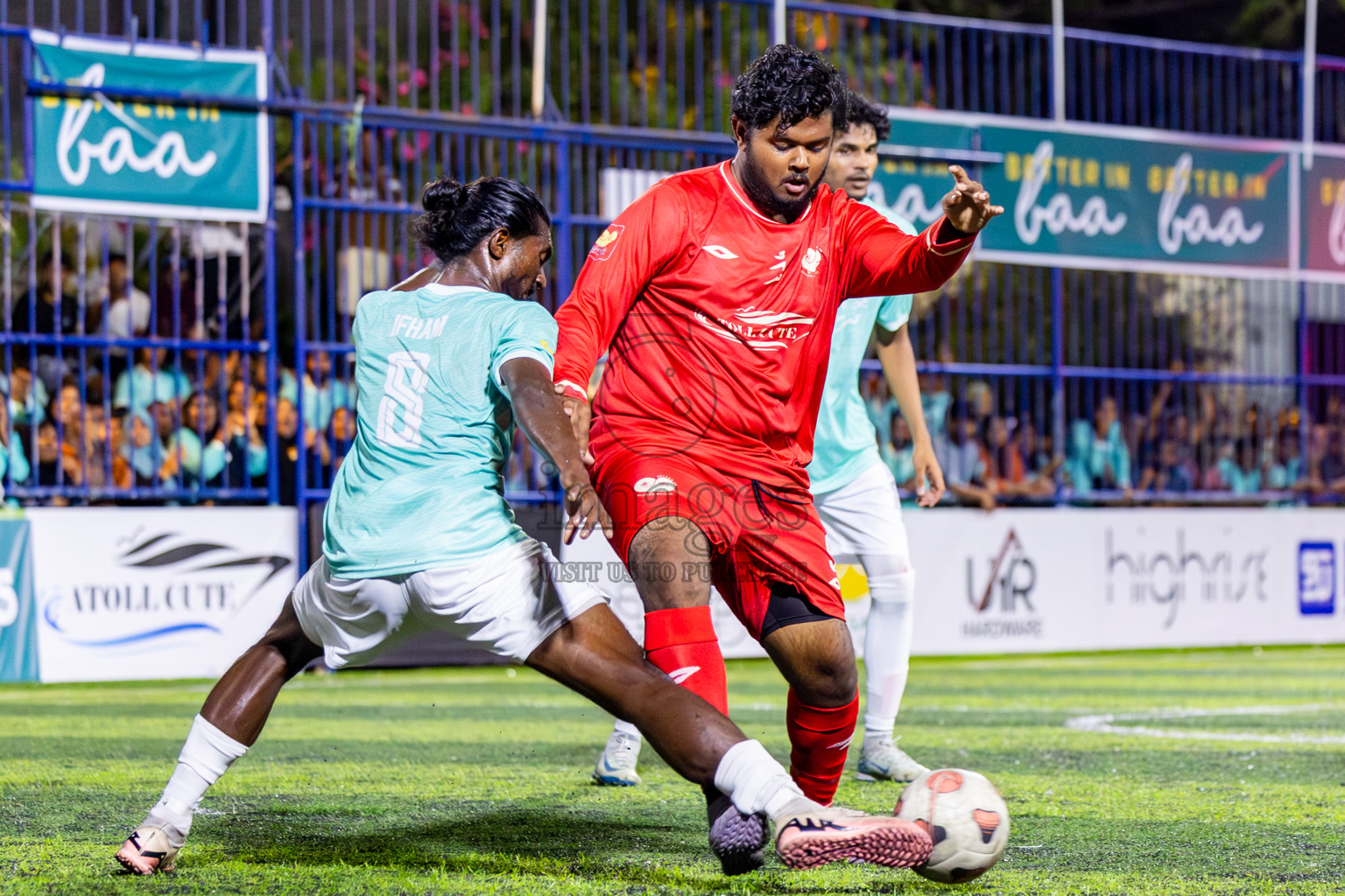 Goidhoo vs Dhonfan in Quater Finals of Better in Baa Futsal Fiesta 2025 Men's division held in B. Eydhafushi, Maldives on Thursday, 13th November 2025. Photos: Nausham Waheed / images.mv