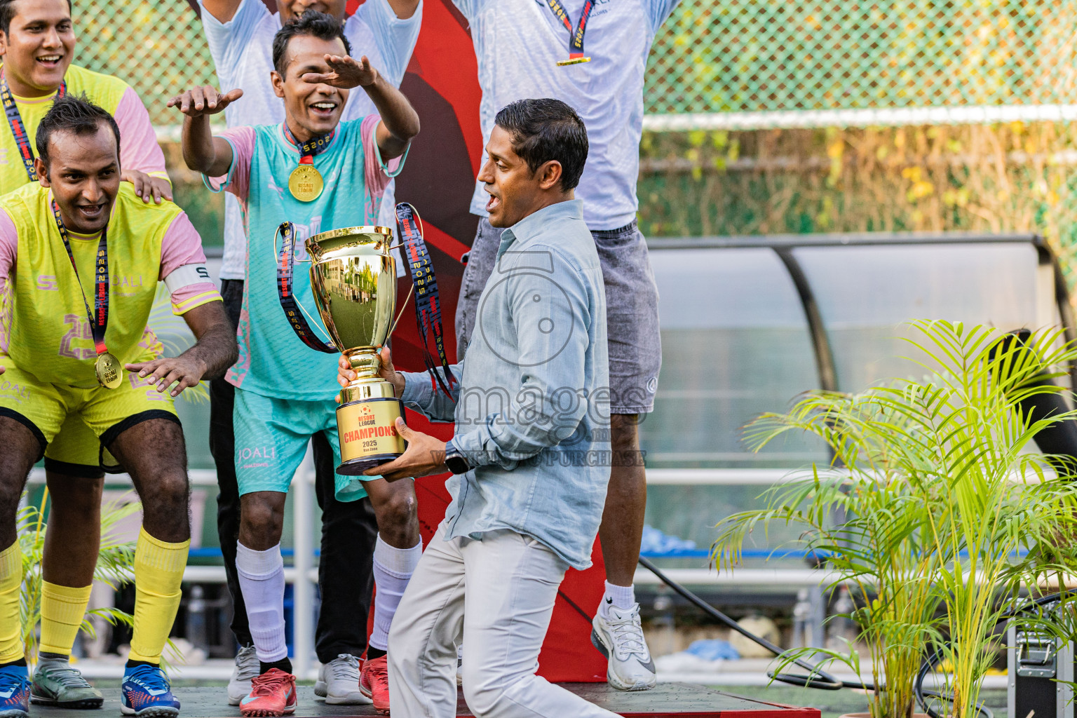 Resort League 2025 Raa Zone - Final Match
Joali vs kothaifaru in Resort League 2025 (Raa Zone) was held on Thursday, 21th august 2025 in JOALI Maldives Resort, Raa Atoll, Maldives. Photos: Areef Adam / images.mv