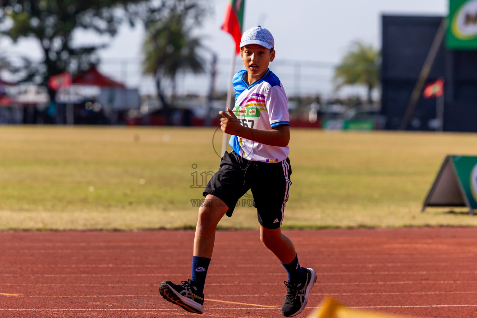 Day 3 of Inter-school Athletics Championship 2025 held in Ekuveni Synthetic Track, Male', Maldives on Wednesday, 08th October 2025. Photos by: Nausham Waheed / Images.mv