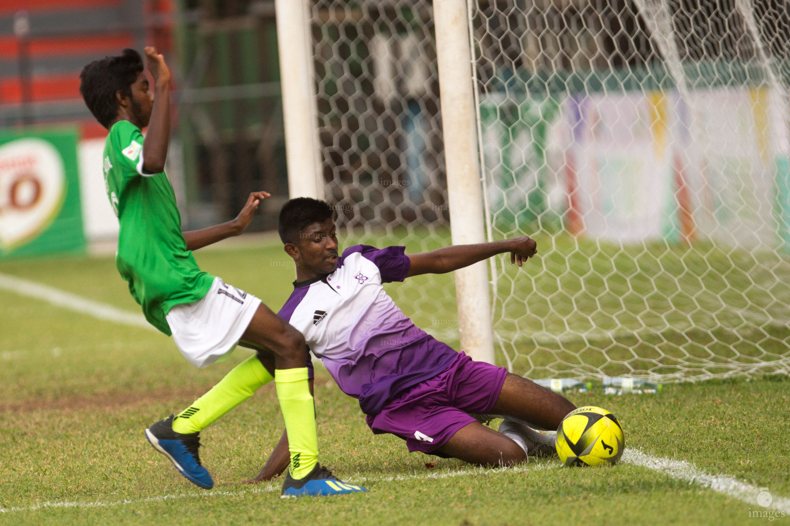 Gulhee School vs Hiriya School in Mamen Inter-School Football Tournament 2019 (U15) on 3rd March 2019, Sunday in Male' Maldives (Images.mv Photo: Suadh Abdul Sattar)