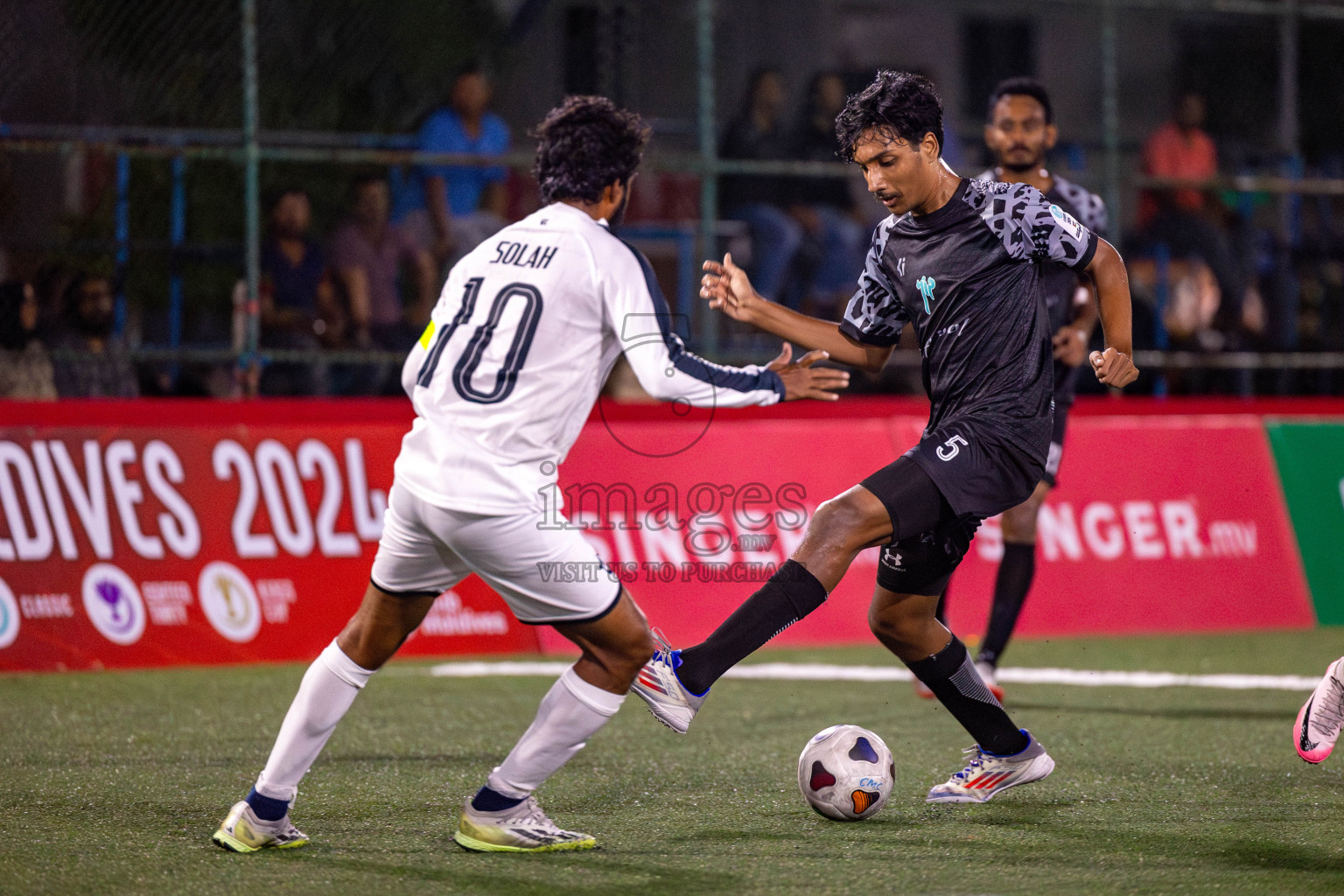 DHAAKHILY CLUB vs HULHUMALE HOSPITAL in Club Maldives Classic 2024 held in Rehendi Futsal Ground, Hulhumale', Maldives on Thursday, 5th September 2024. 
Photos: Hassan Simah / images.mv