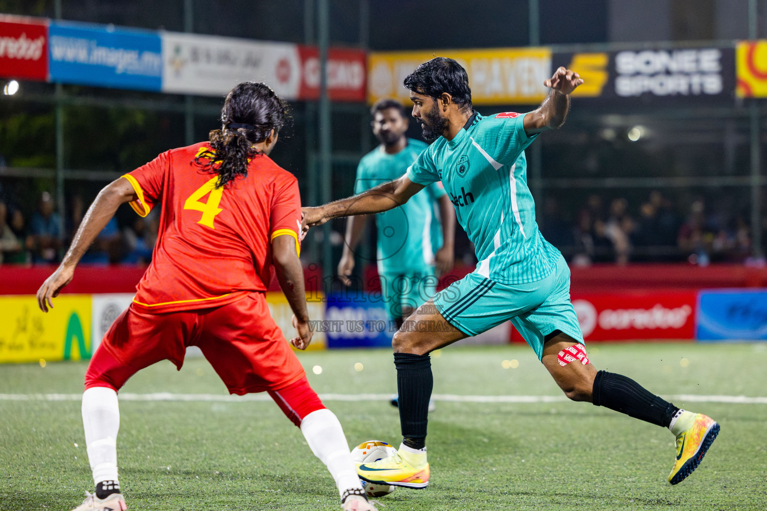 S Feydhoo vs S Meedhoo on Day 20 of Golden Futsal Challenge 2025 was held on Thursday, 23rd January 2025, in Hulhumale', Maldives. Photos: Nausham Waheed / images.mv