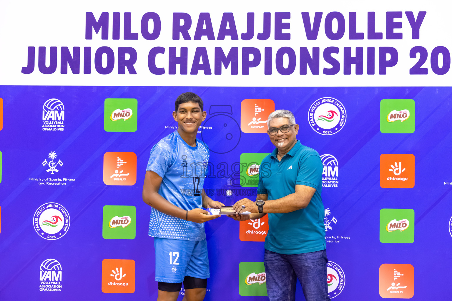 ADh. Maamigili vs Lh. Naifaru in the Finals of MILO Raajje Volley Junior Championship 2025 (U19 Boys) was held in Social Center Indoor Hall, Maldives on Sunday, 28th September 2025. Photos: Mohamed Mahfooz Moosa / images.mv