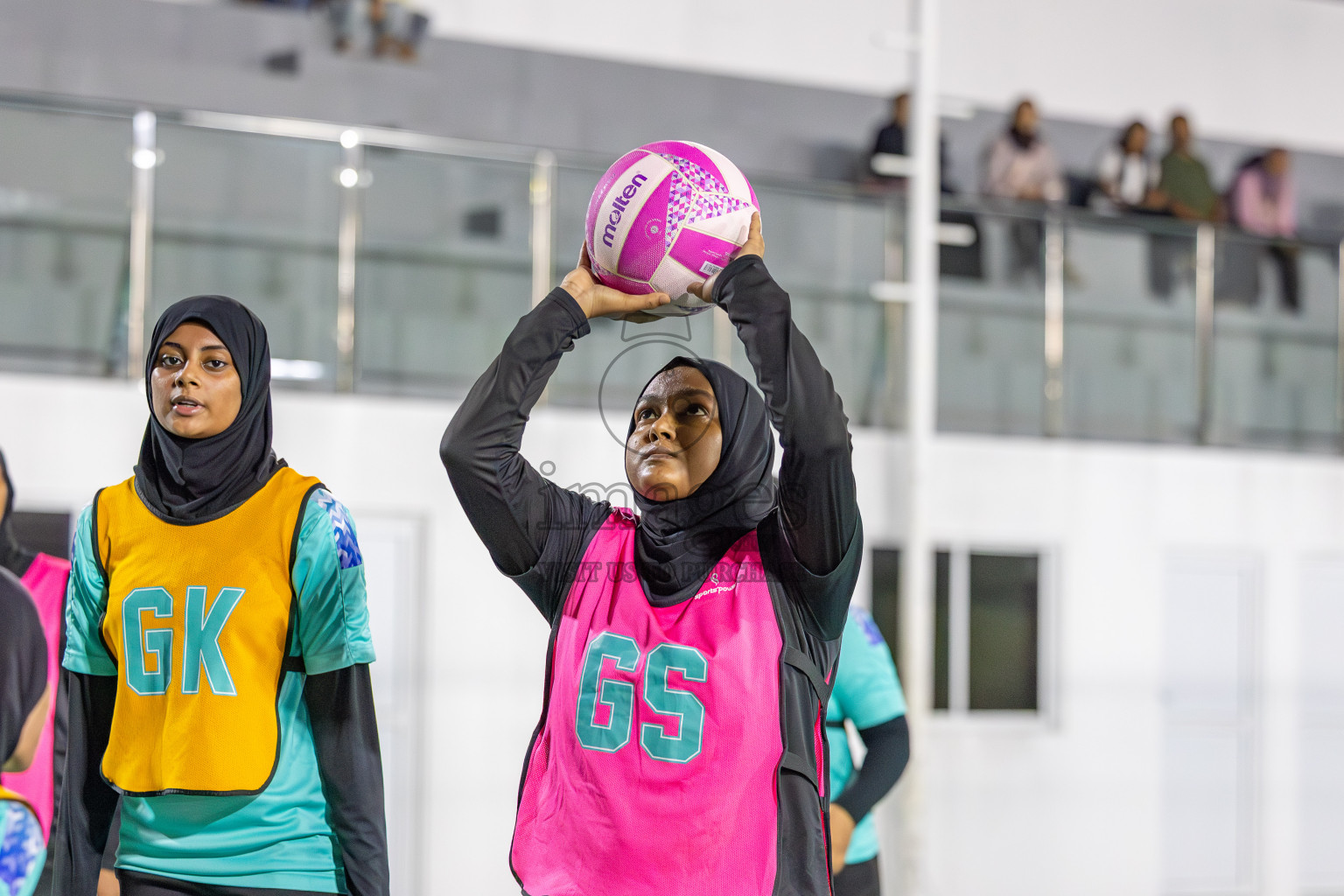 MV Netters vs United Unity Sports Club in Division 2 of of National Netball Tournament 2025 held in Ekuveni Netball Court at Male', Maldives on Thursday, 22nd May 2025. Photos: Mohamed Mahfooz Moosa / images.mv