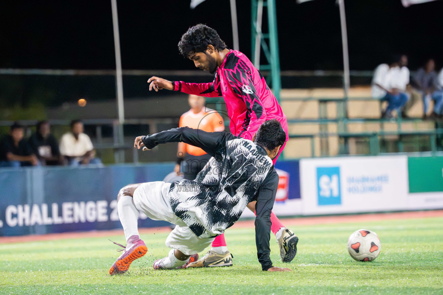 BG SC VS Goalhians in Day 3 - Fonadhoo Youth Futsal Challenge 2025 held in Fonadhoo Futsal Stadium, L. Fonadhoo, Maldives on Tuesdat, 28th October 2025 Photos: Arif Rasheed / images.mv
