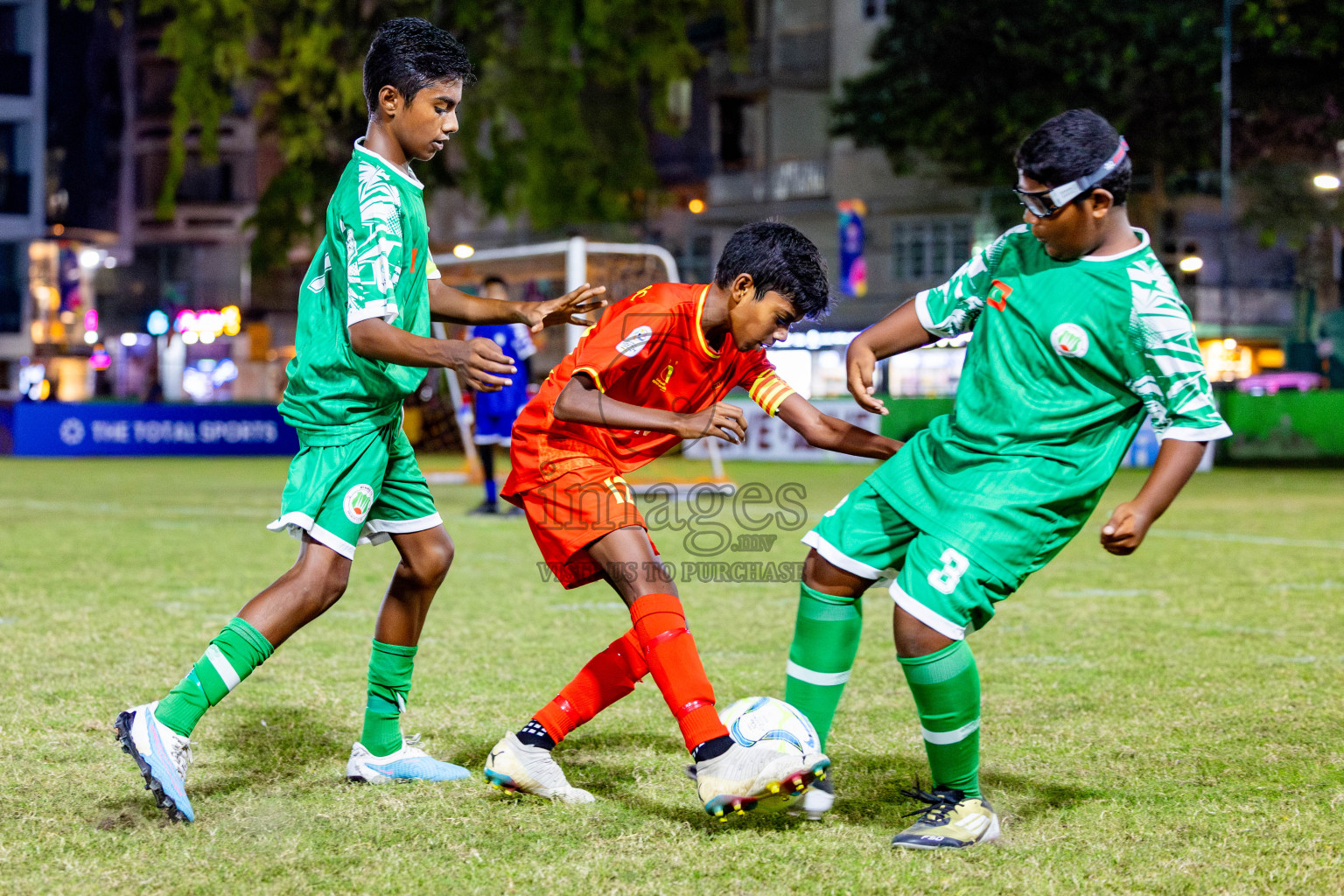 Victory Sports Club vs Hurriyya Sports Club (U12) in Day 9 of Dhivehi Youth League 2024 held at Henveiru Stadium on Saturday, 14th December 2024. Photos: Nausham Waheed / Images.mv