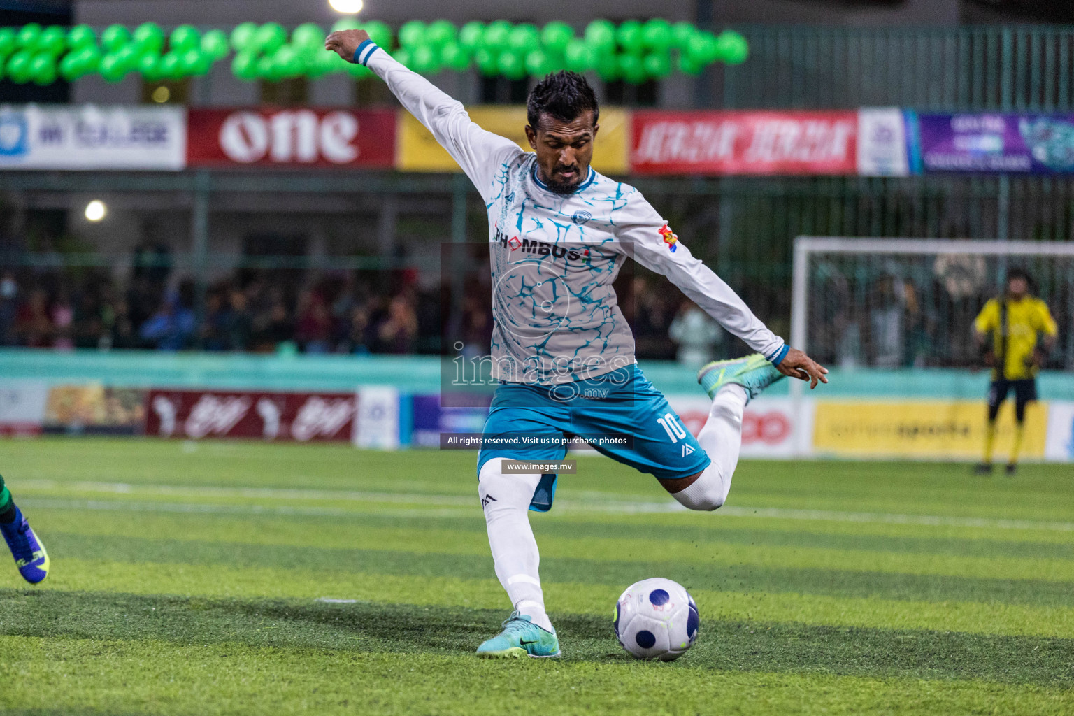 Thimarafushi vs Gaafaru in the finals of Sonee Sports Golden Futsal Challenge 2022 held on 30 March 2022 in Hulhumale, Male', Maldives. Photos by Hassan Simah